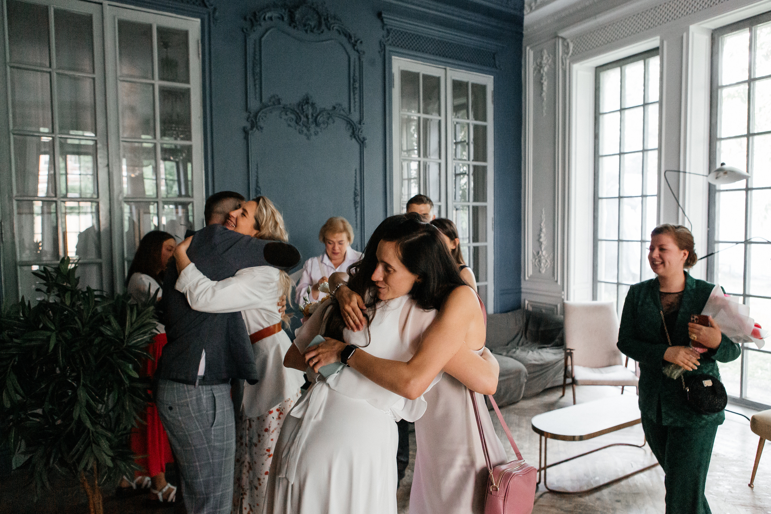 Свадебная фотосессия в студии Роял. Свадебный фотограф в Москве Дарья Олендарёва