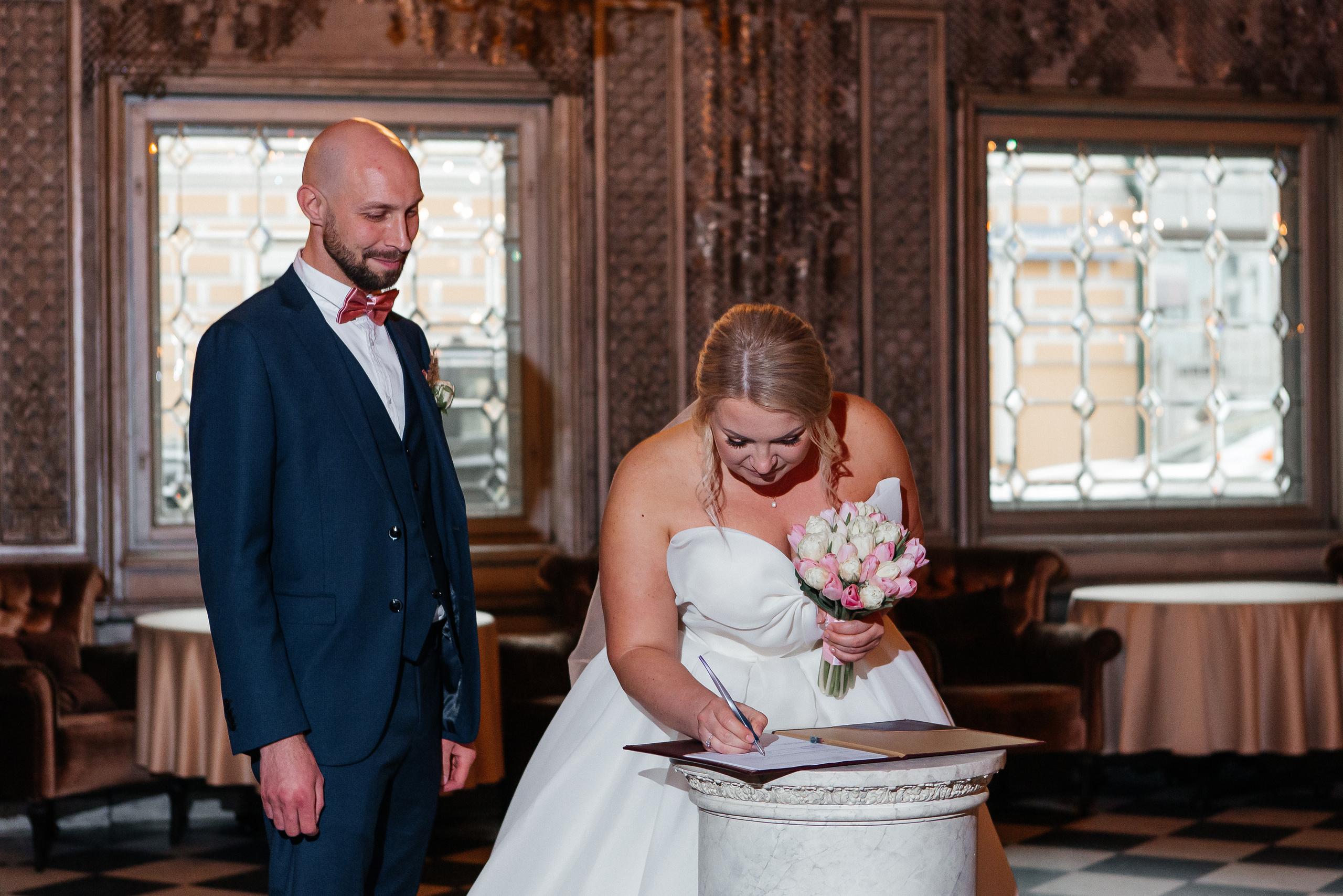 Свадебная фотосессия в отеле Золотое кольцо и ресторане Турандот. Свадебный фотограф в Москве Дарья Олендарёва