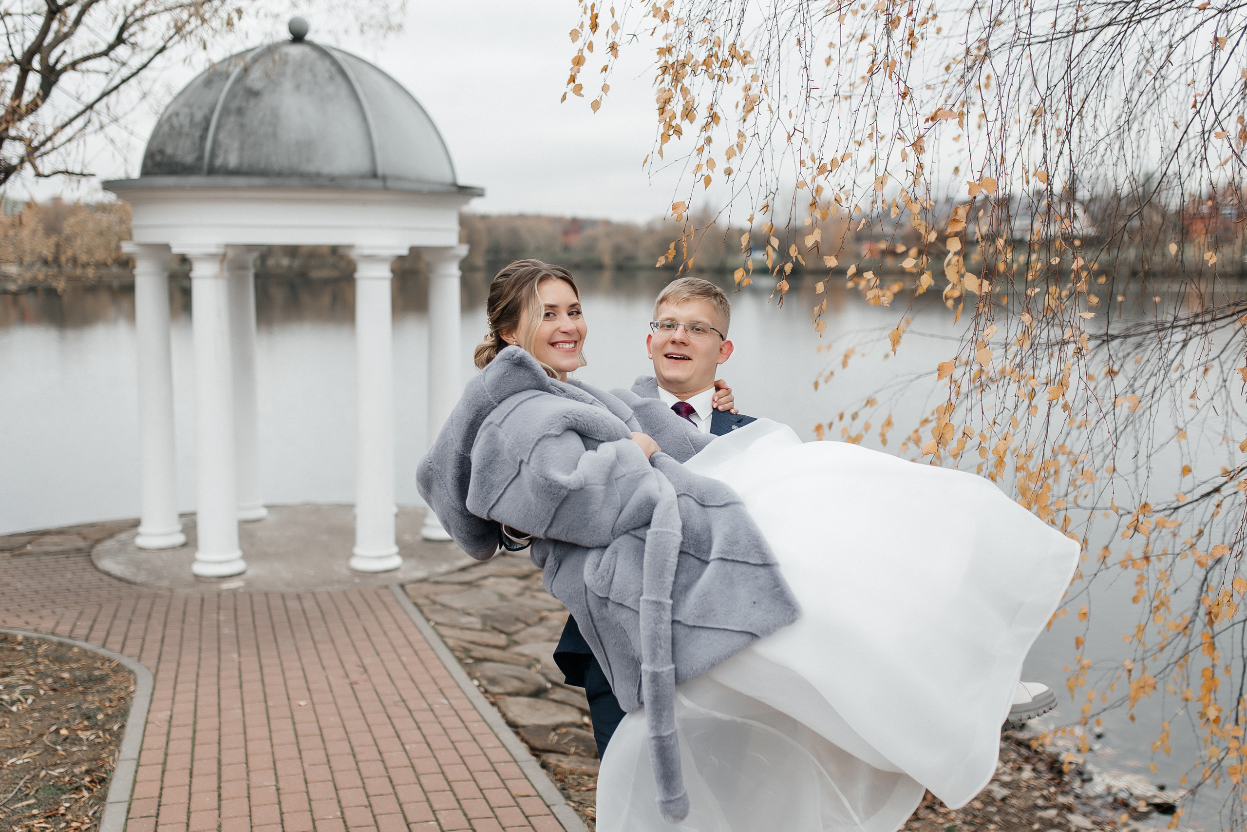 Свадебная прогулка осенью