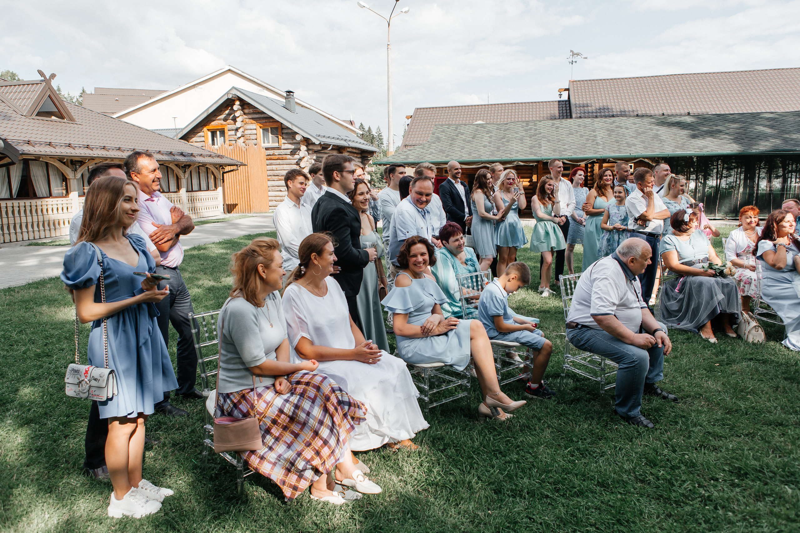 Свадебная фотосессия в усадьбе Архангельское и Голицын Клуб. Свадебный фотограф в Москве Дарья Олендарёва