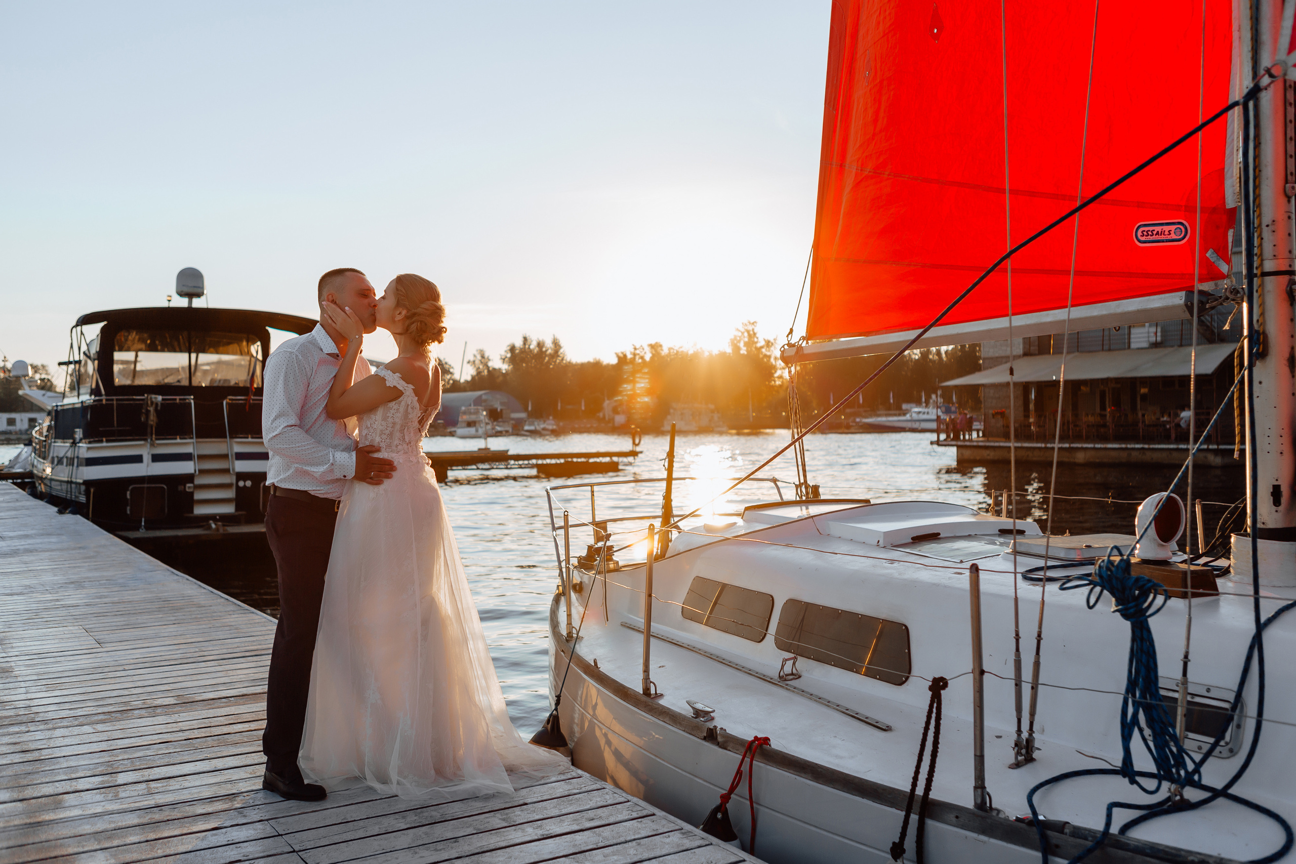 Свадебная фотосессия с яхтой