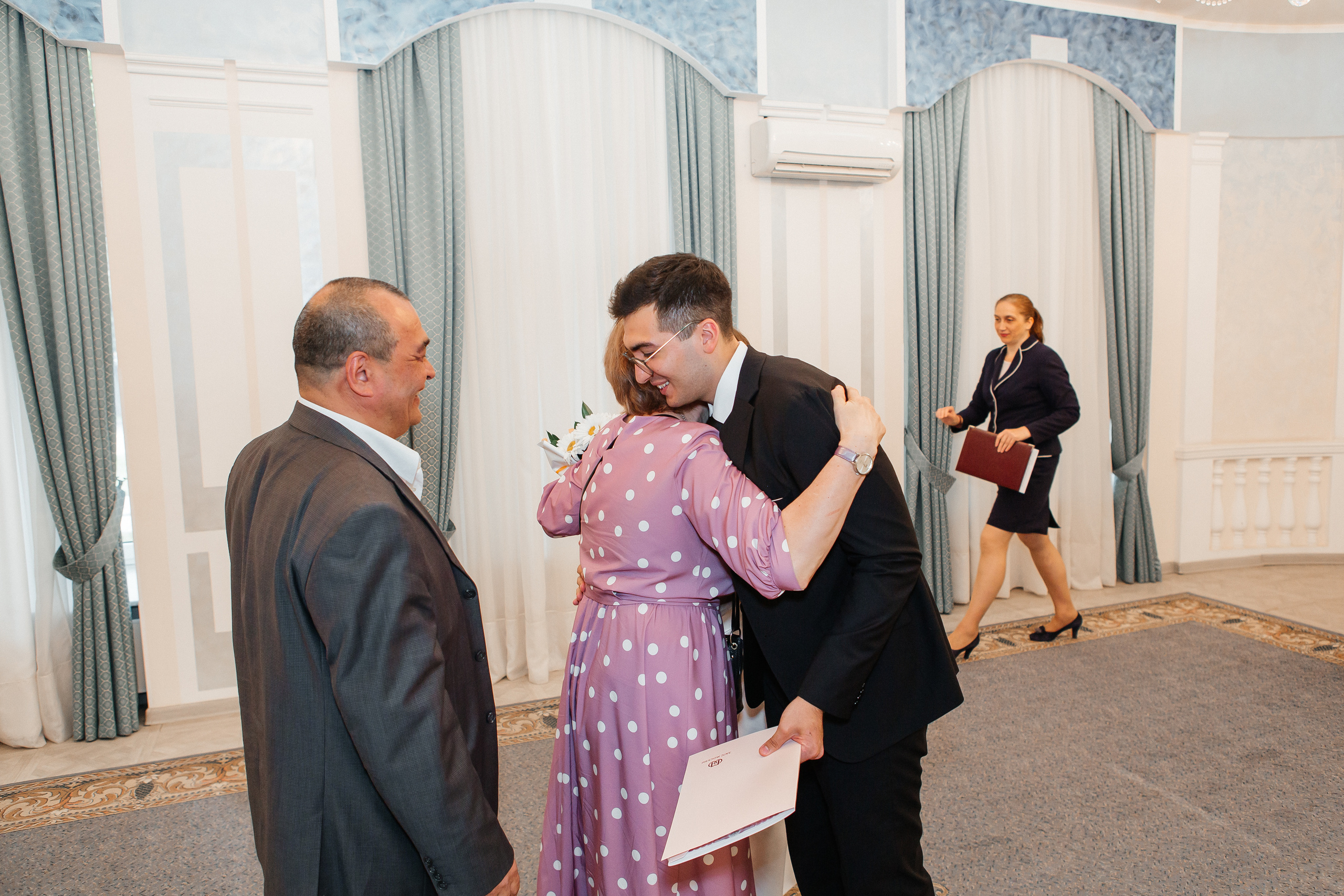 Свадебная фотосессия в парке Кузьминки. Свадебный фотограф в Москве Дарья Олендарёва