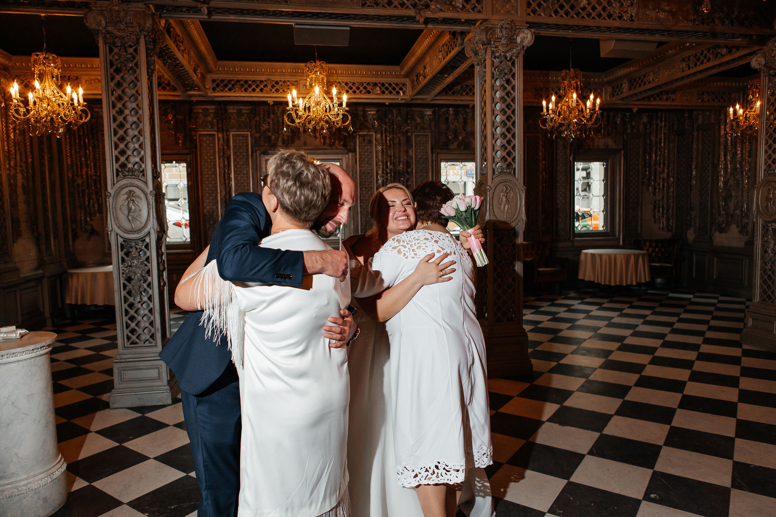 Свадебная фотосессия в отеле Золотое кольцо и ресторане Турандот. Свадебный фотограф в Москве Дарья Олендарёва