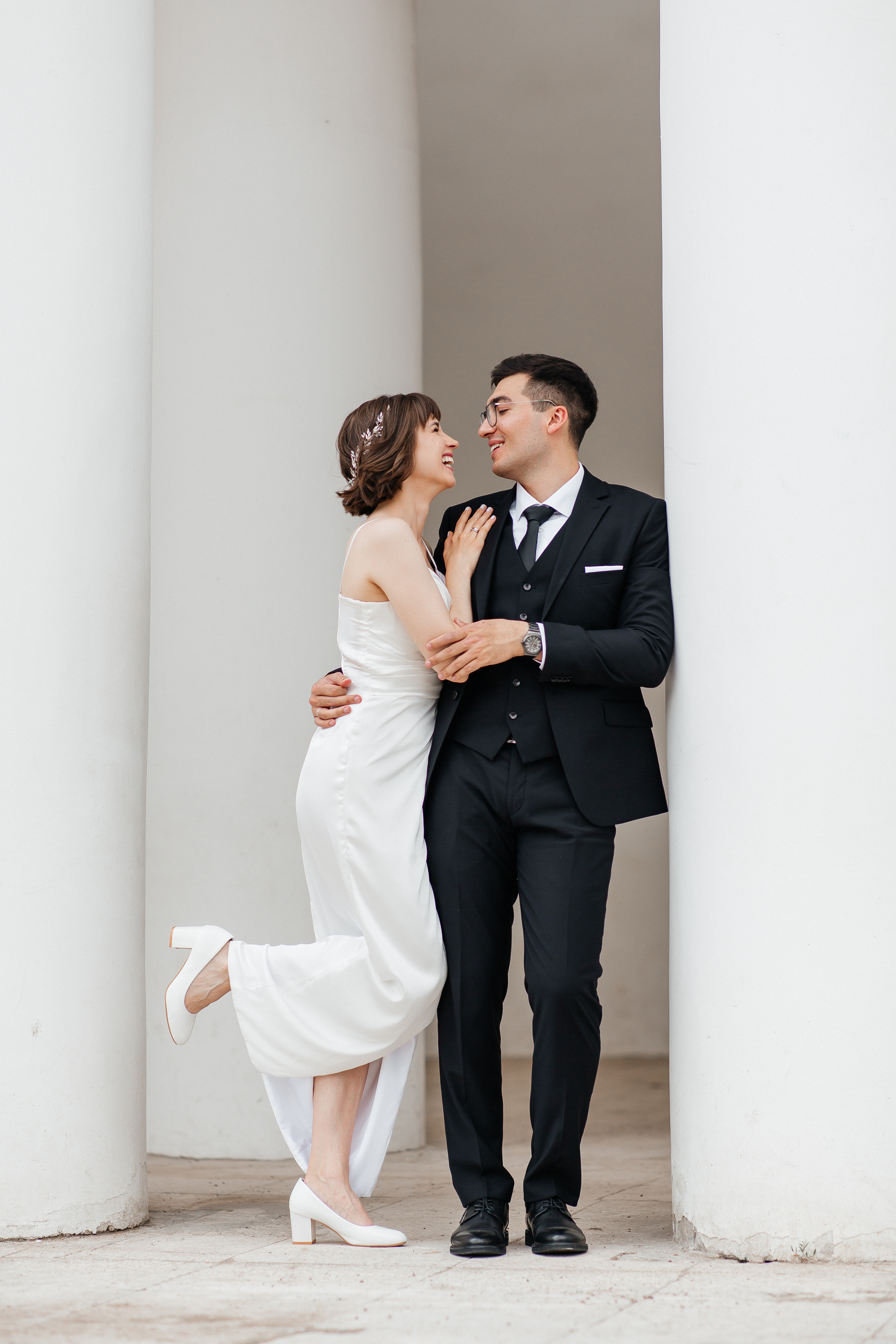 Свадебная фотосессия в парке Кузьминки. Свадебный фотограф в Москве Дарья Олендарёва