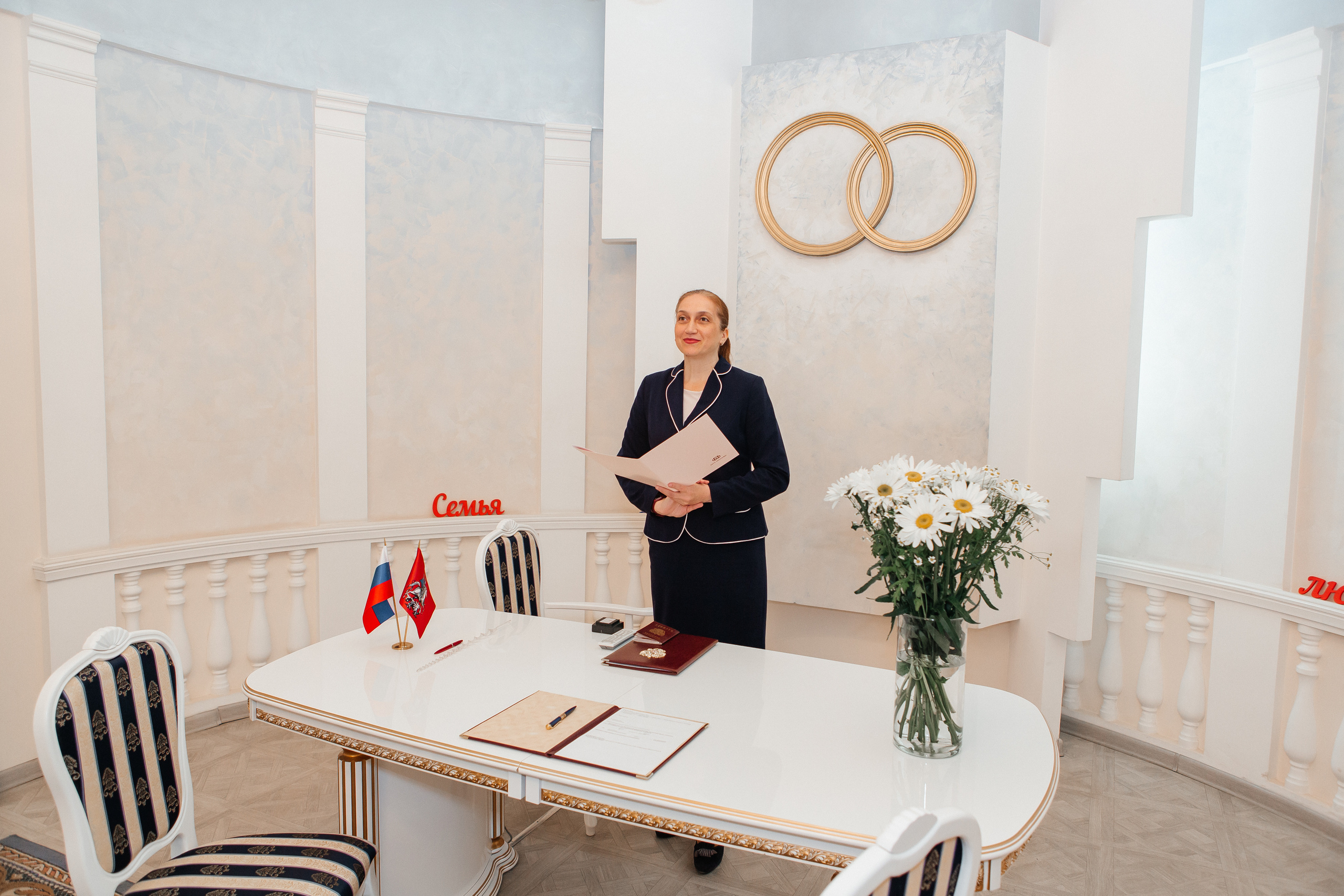 Свадебная фотосессия в парке Кузьминки. Свадебный фотограф в Москве Дарья Олендарёва