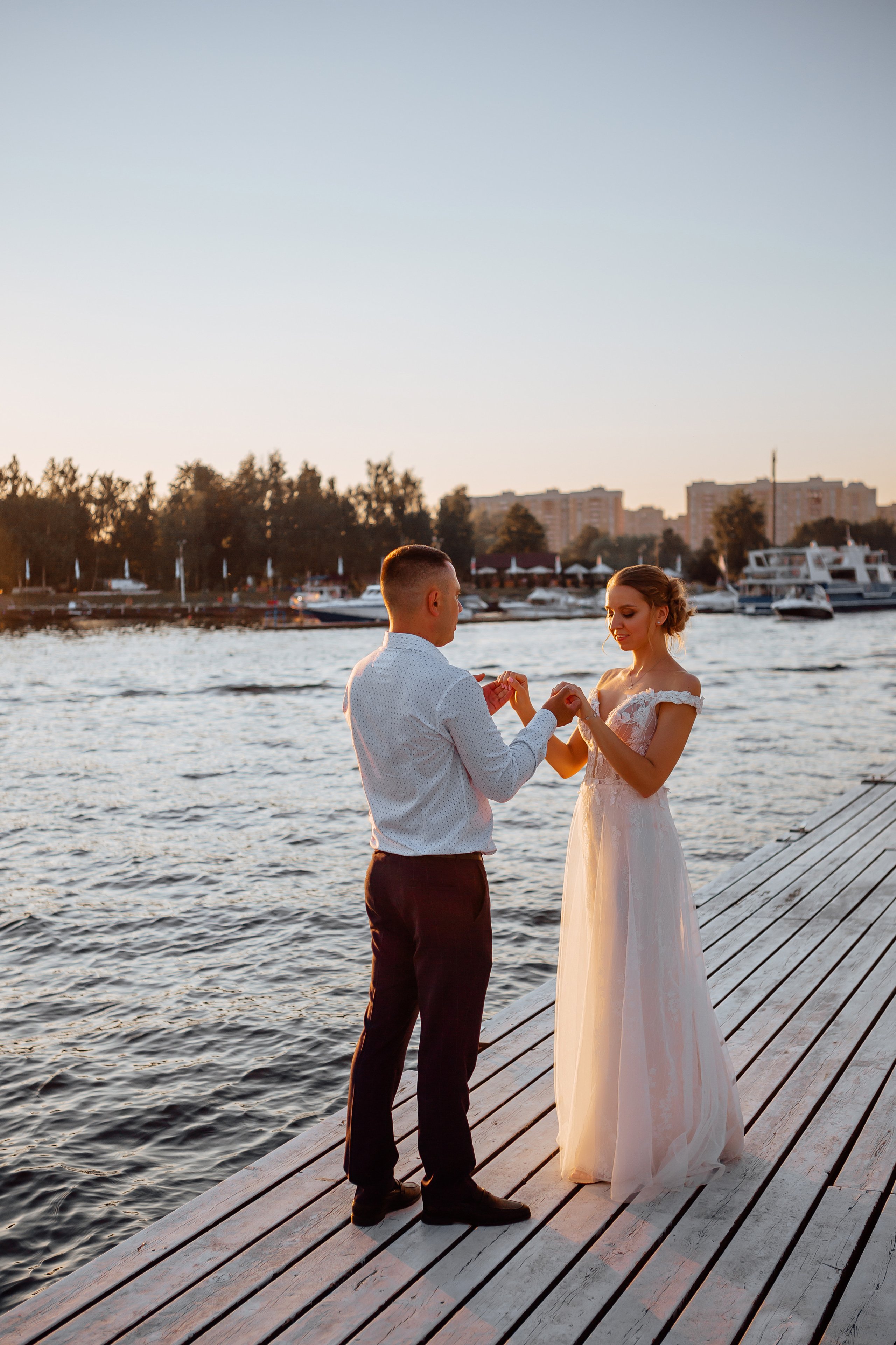 Свадебная фотосессия на причале