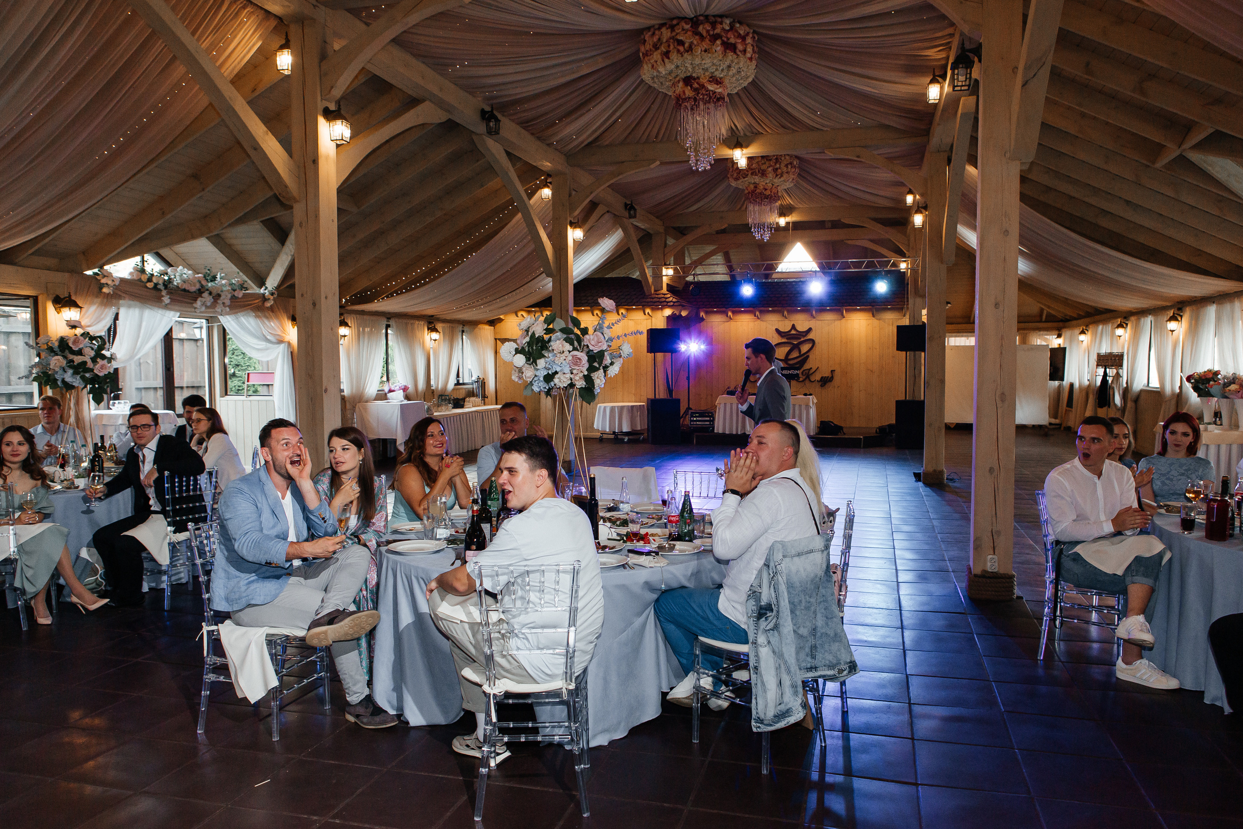 Свадебная фотосессия в усадьбе Архангельское и Голицын Клуб. Свадебный фотограф в Москве Дарья Олендарёва