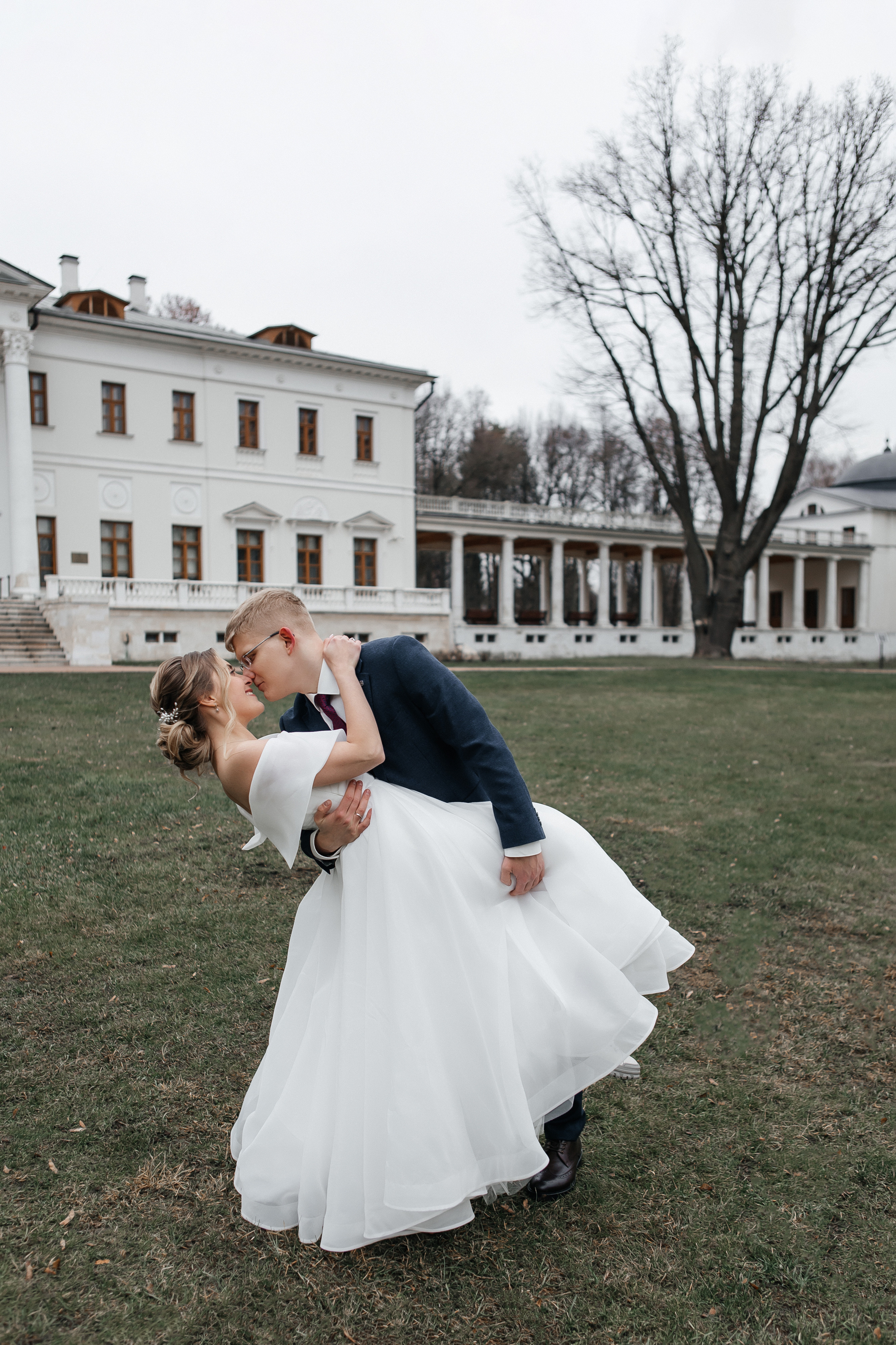 Свадебная фотосессия в усадьбе Остафьево