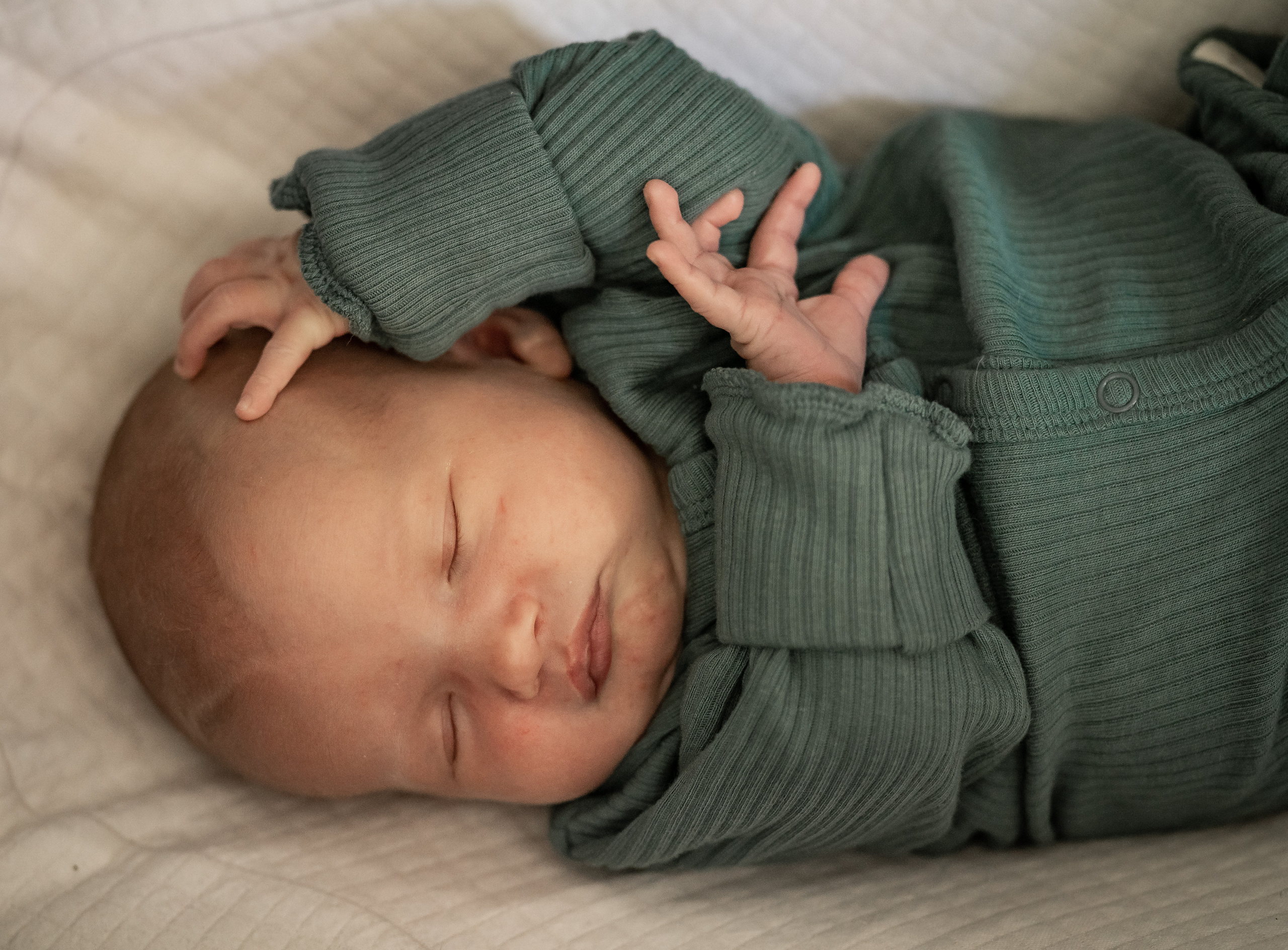 Марфа 25 дней. Семейный фотограф Ефремова Виктория