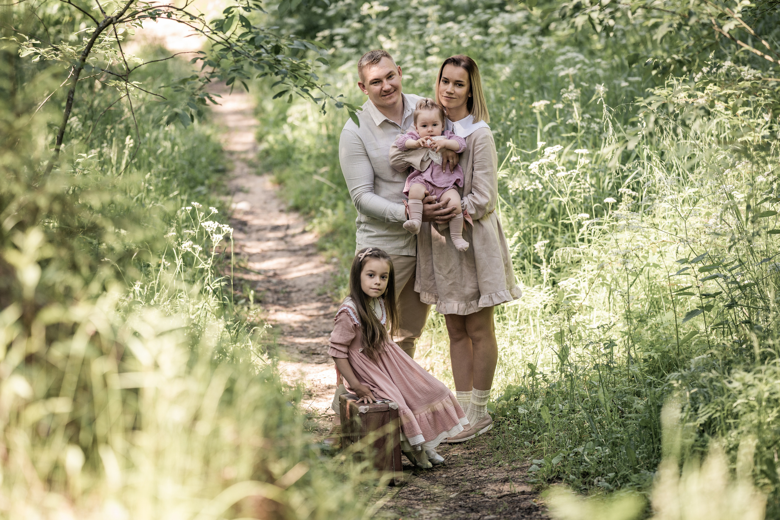 Олег, Елена, Полина и Ксюша. Семейный фотограф Ефремова Виктория