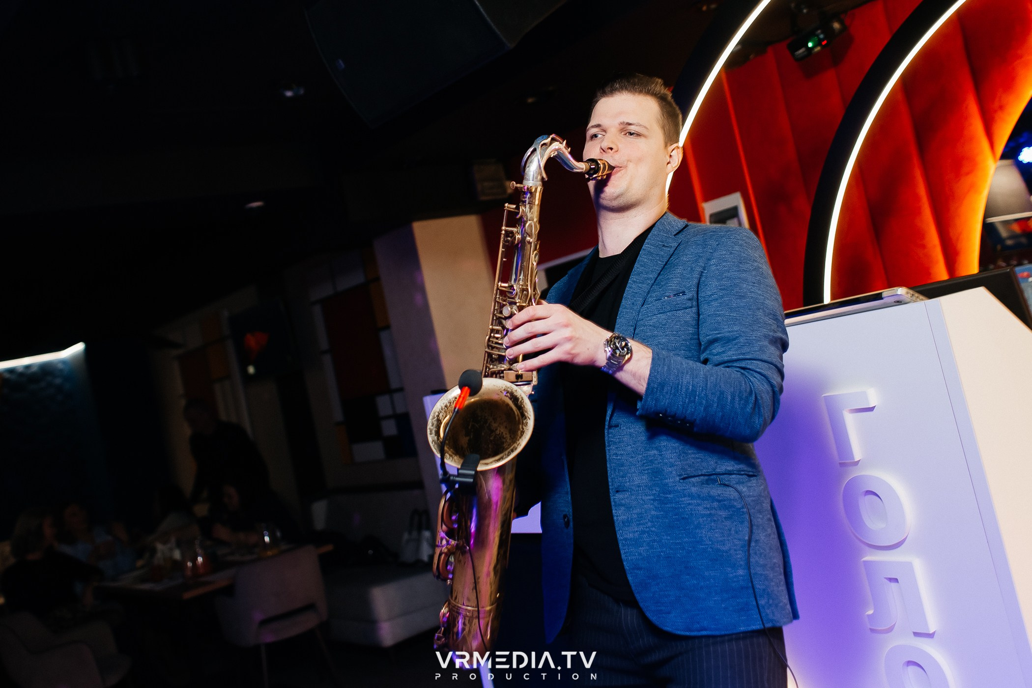 8 марта в караоке-ресторане «Голос»