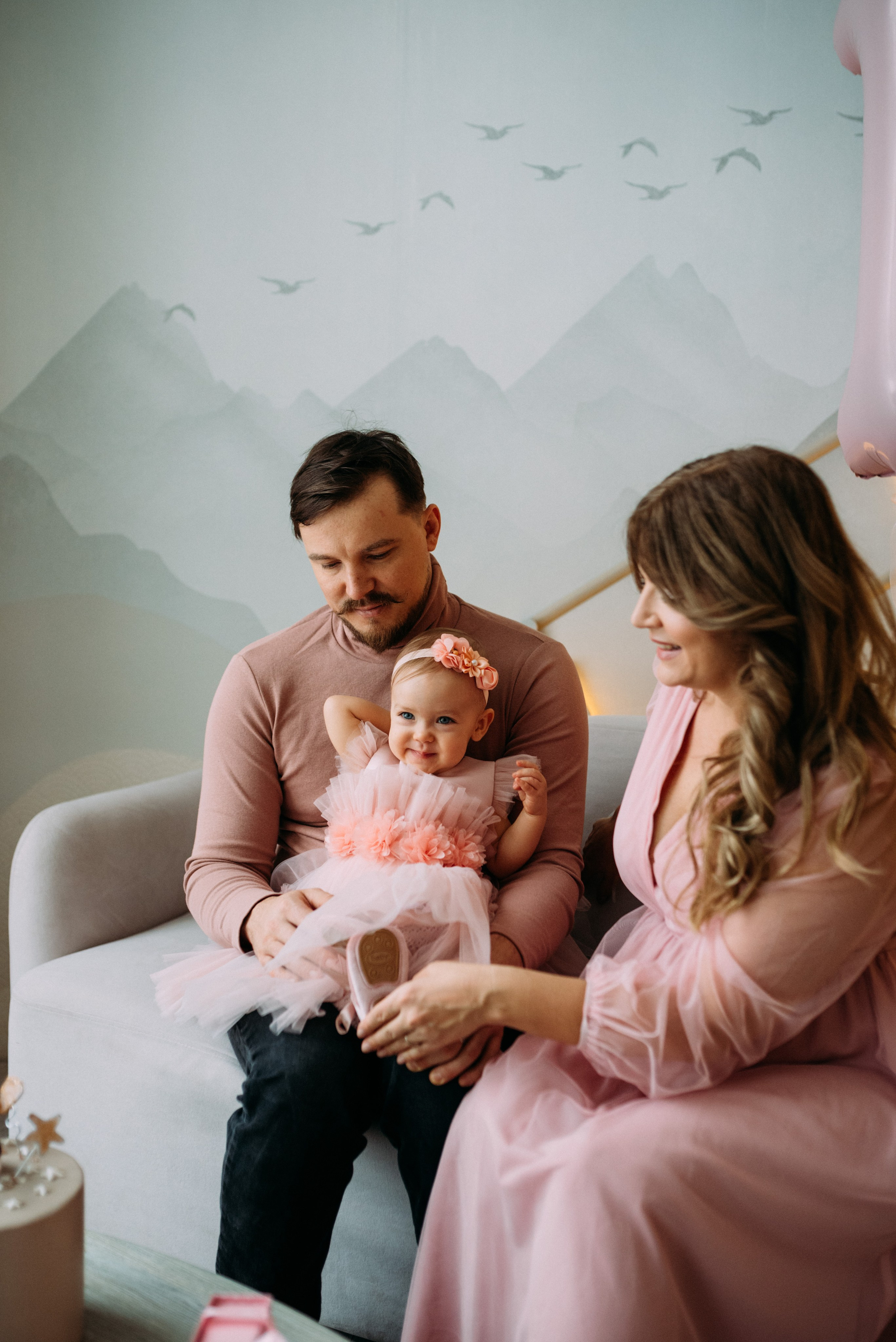 Анна, Мишель, Виктор — годовасие в студии