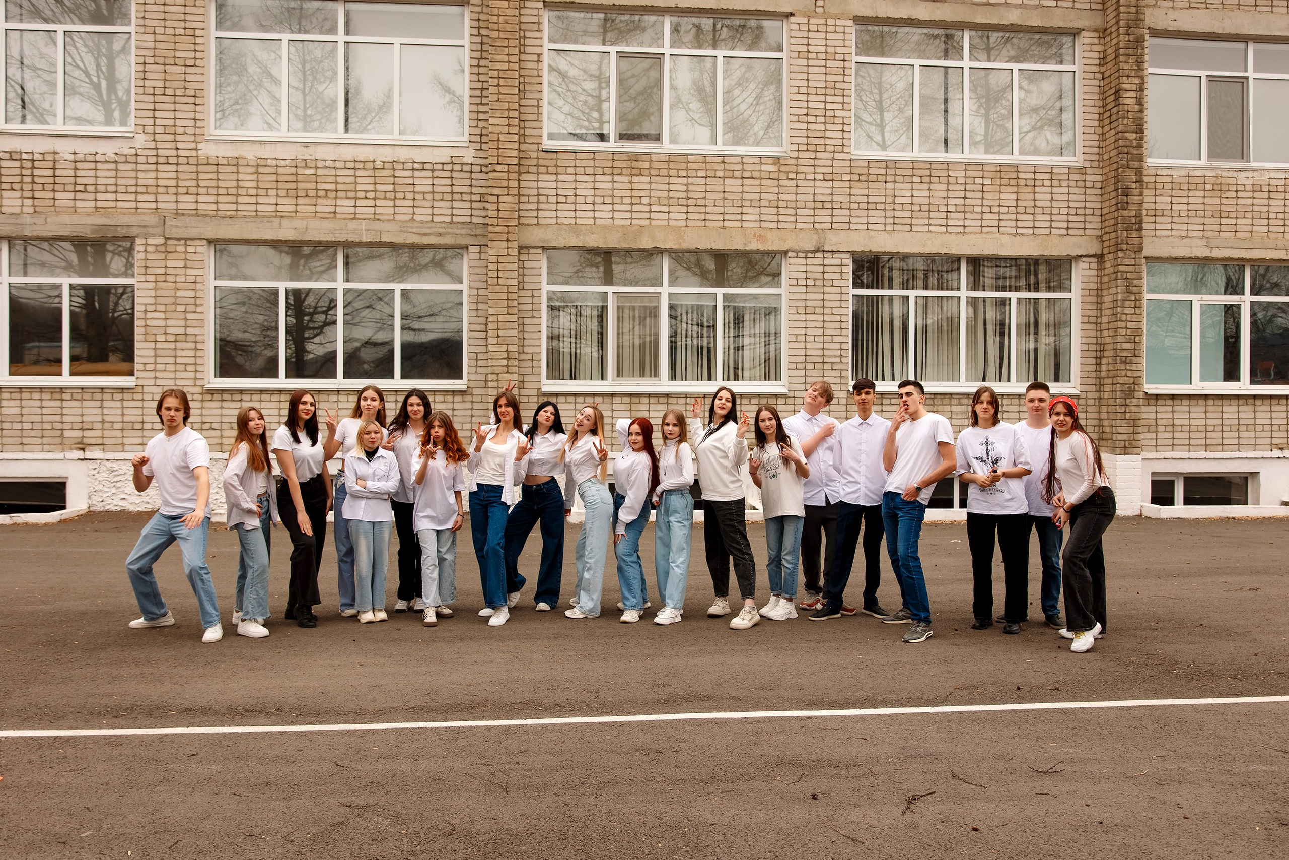 11 класс с. Барабаш. Фотограф Любовь Корниенко, Примоский край