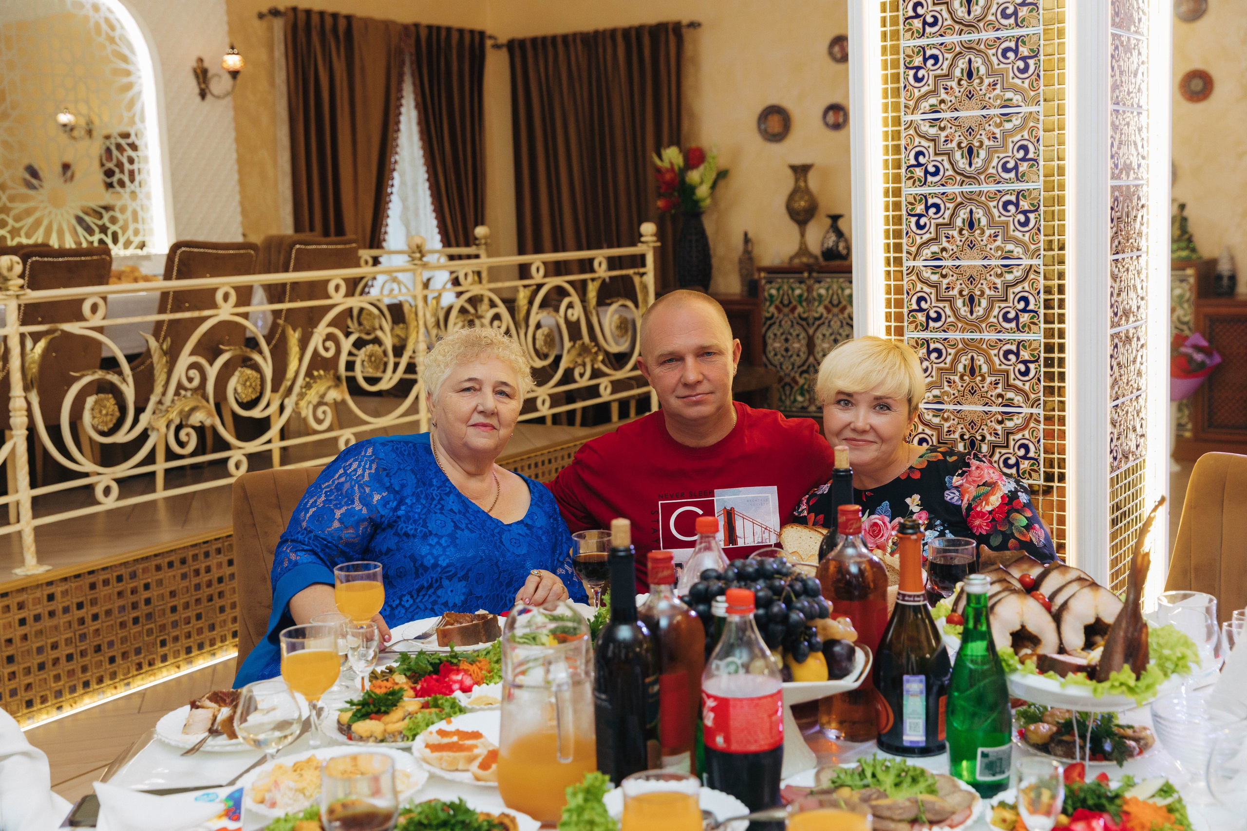 60 лет. Я Аракчеева Менслу — семейный и свадебный фотограф в Астрахани