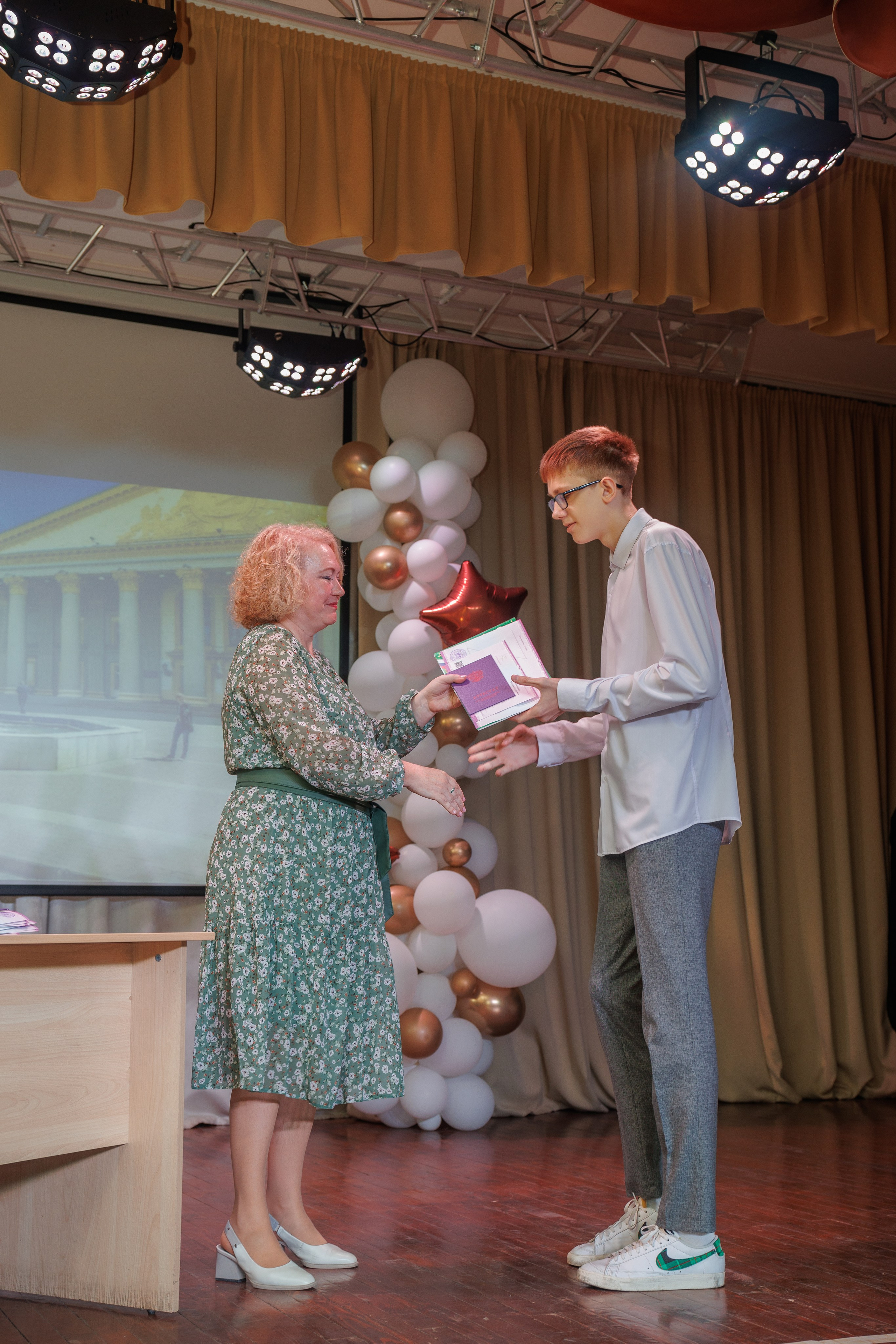 Вручение аттестатов. Свадебный и семейный фотограф в Новосибирске Ирина Дорошкова