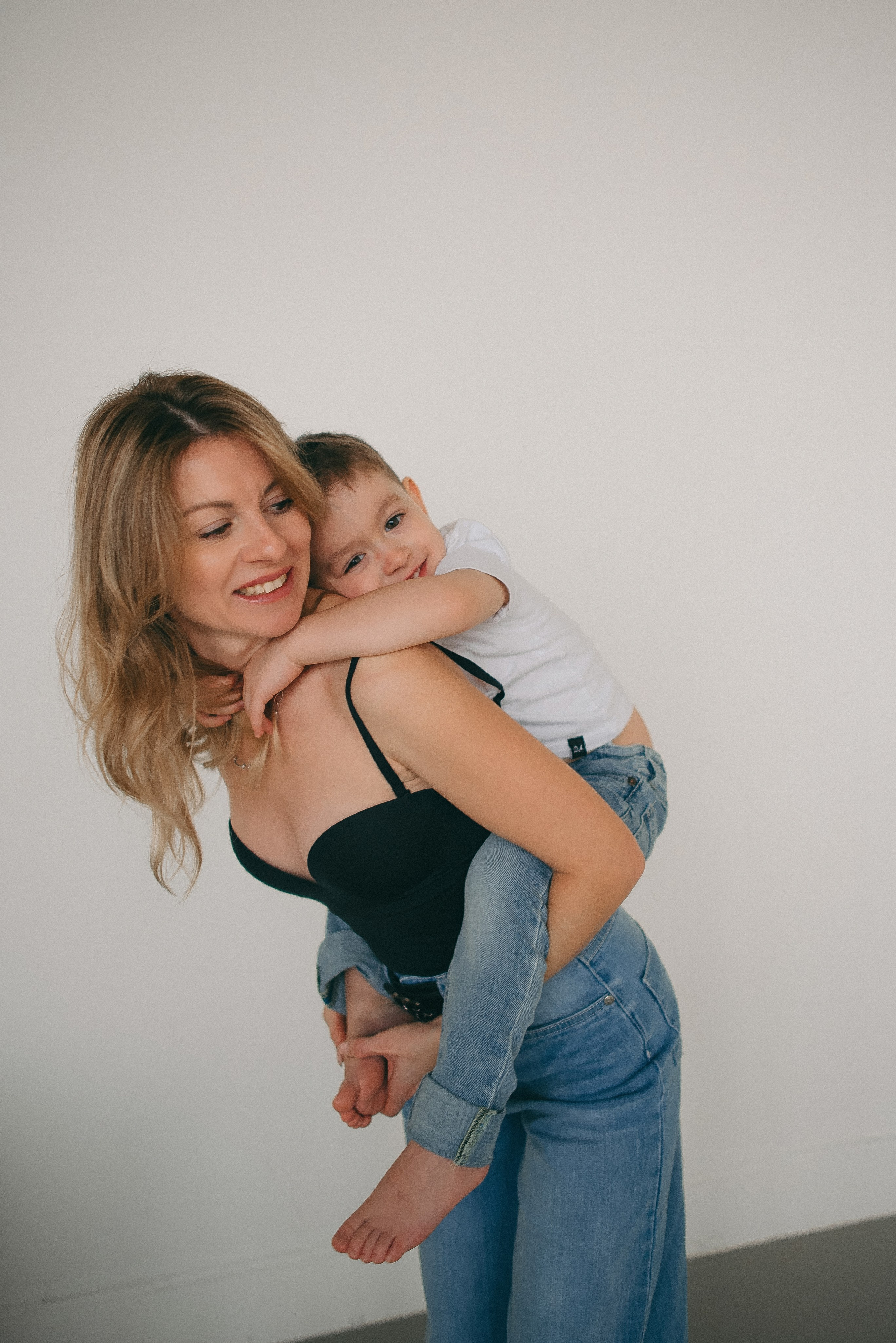 Семейная фотосессия в студии. Семейный и детский фотограф в Обнинске, Калуге, Москве