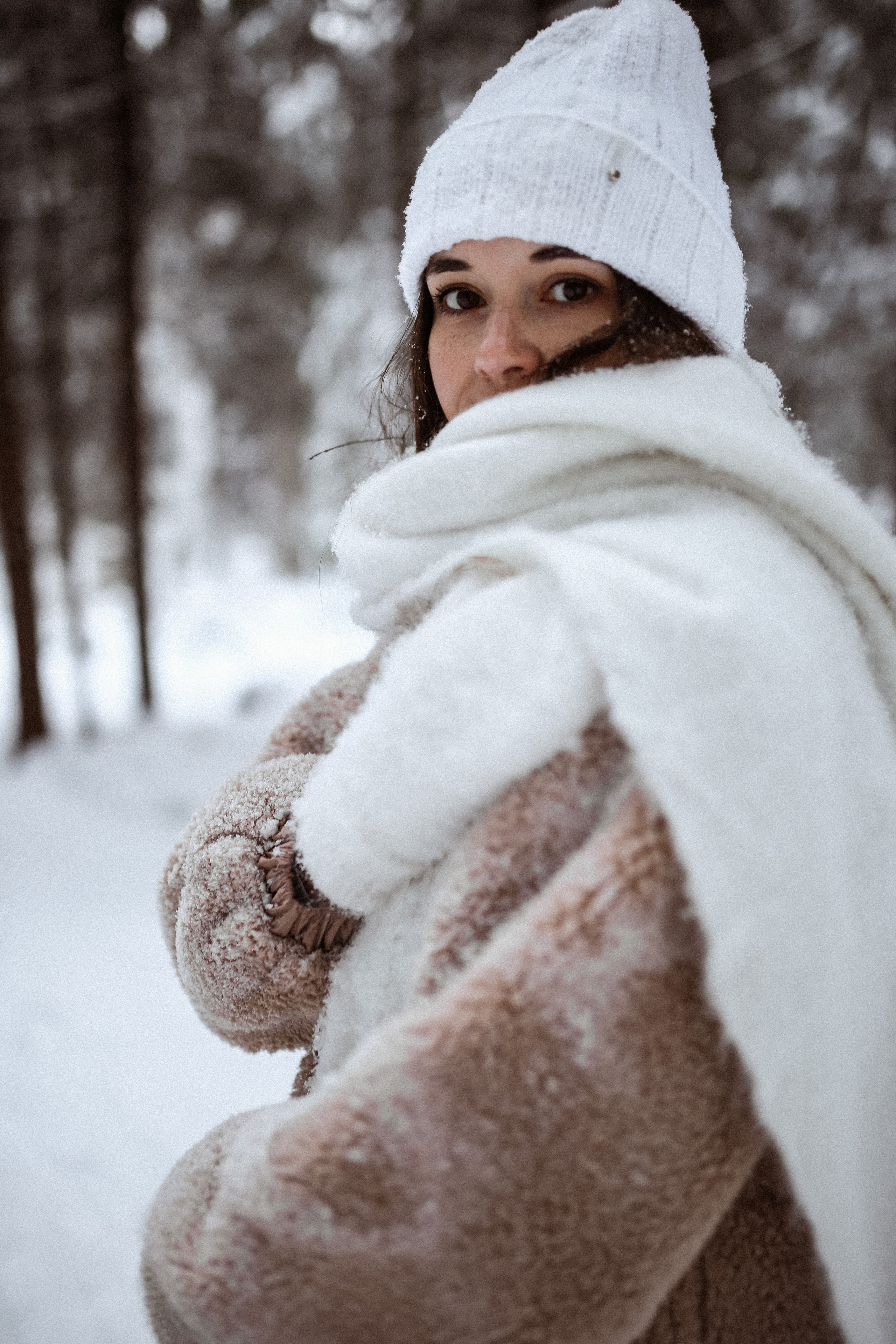 Полина. Съёмка в зимнем лесу. Фотограф НОГИНСК, Москва, Анастасия Белая
