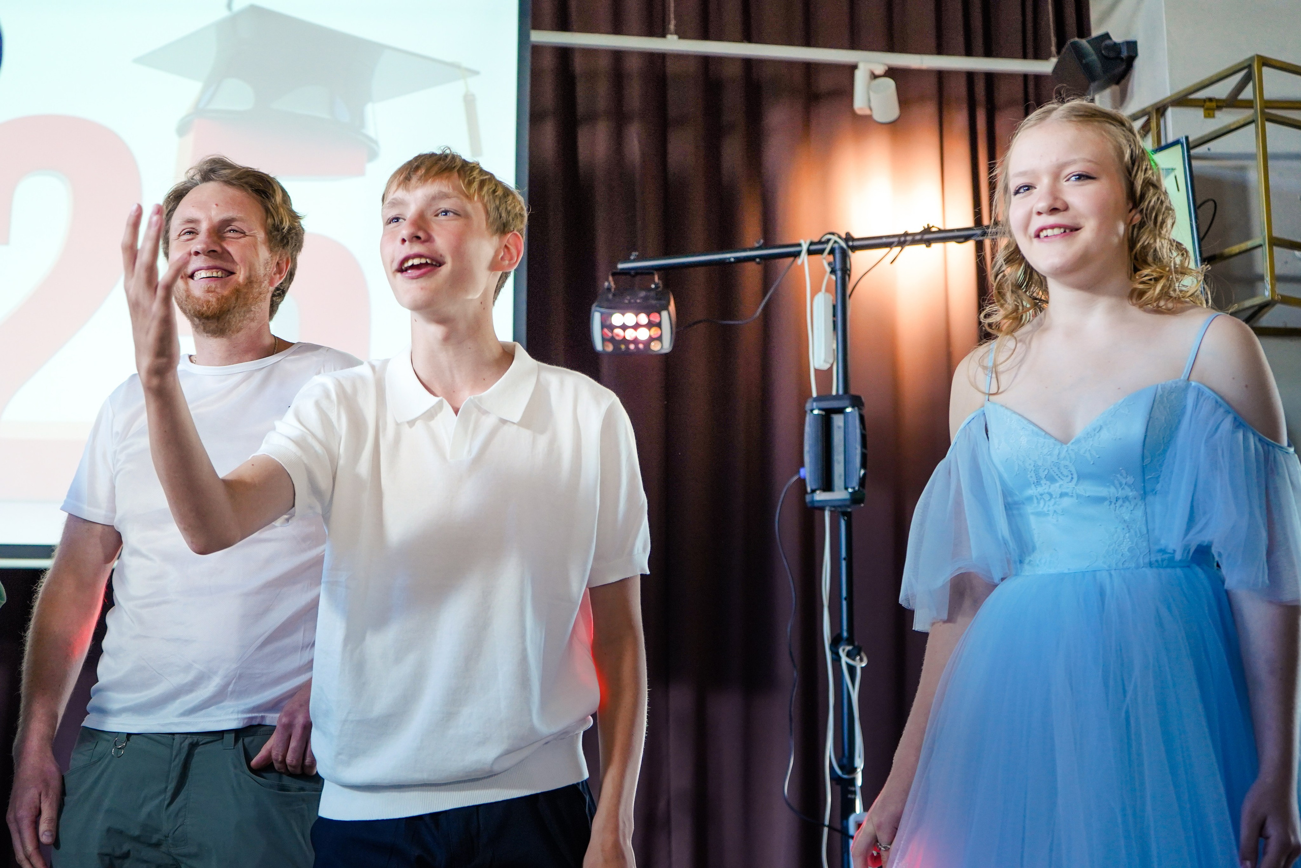 Выпускной вечер, гимназия № 40, 9 класс. Семейный и портретный фотограф в Екатеринбурге Анна Лобанова