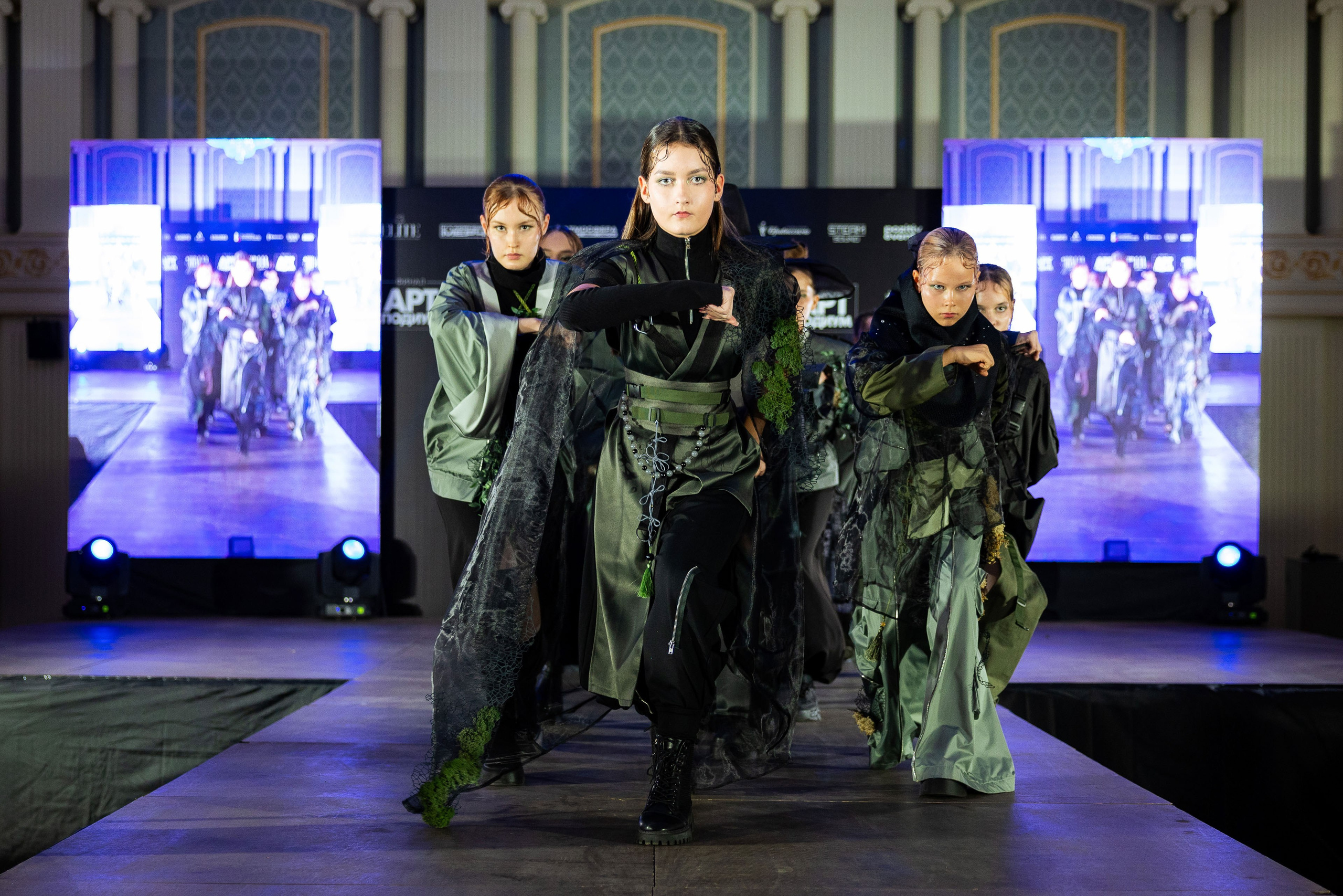 Арт-подиум «Цвета Удмуртии». Показ мод [25/10/24]. Фотограф Виноградов Константин