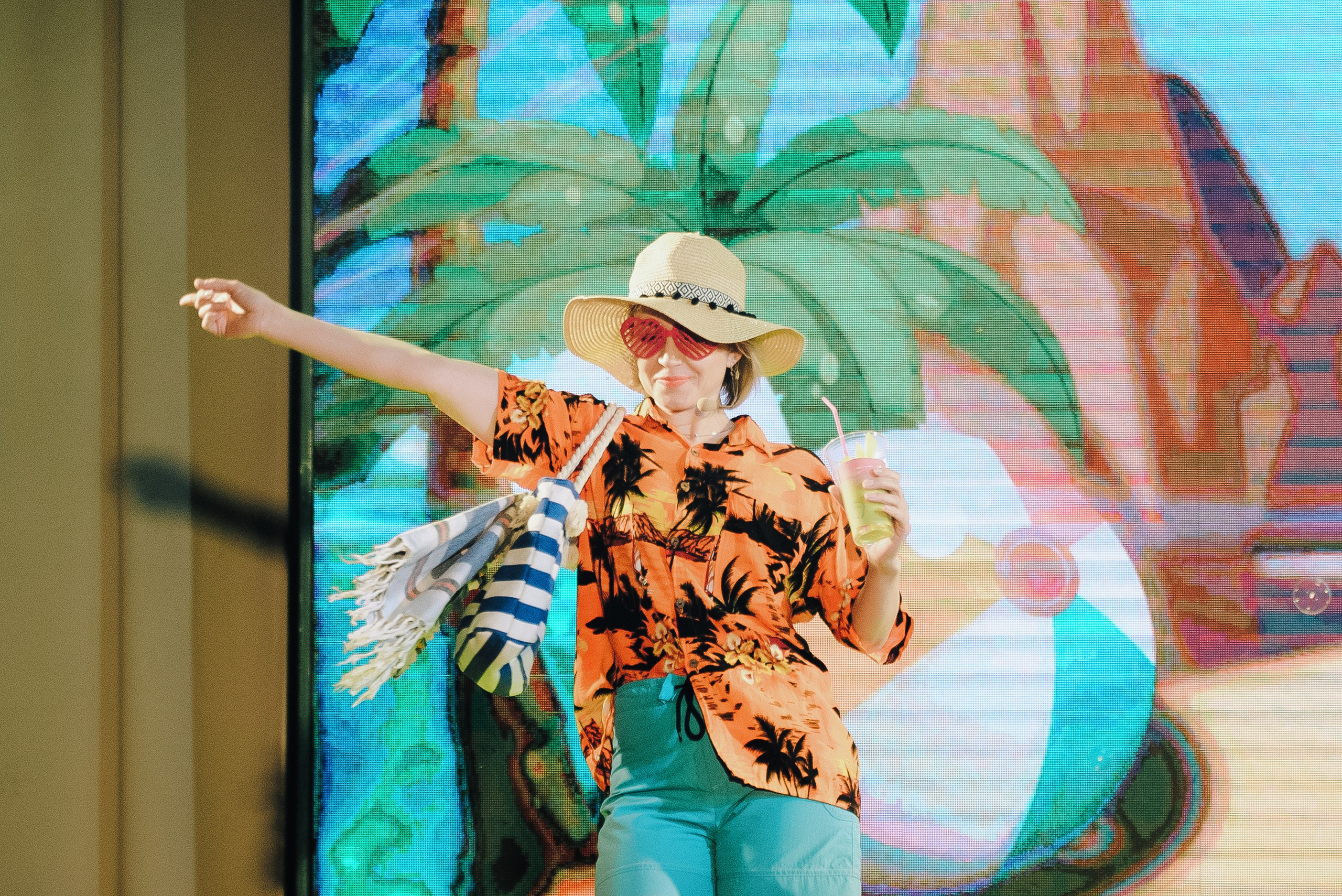 СПЕКТАКЛЬ «ВОЛШЕБНЫЕ ОЧКИ» ОПТИК-ЦЕНТР. Репортажный фотограф Зуев Роман г. Челябинск