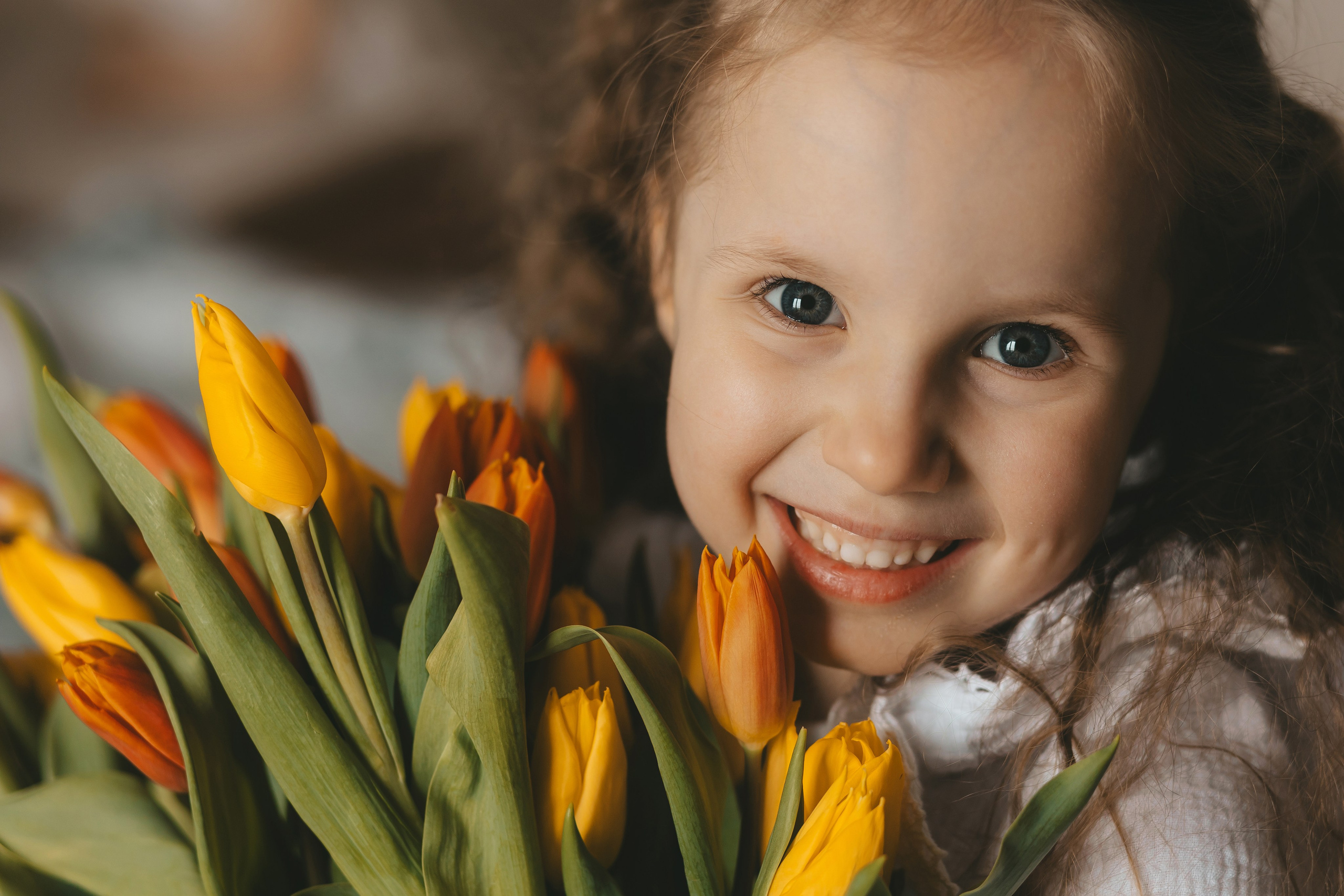 Весенняя домашняя семейная фотосессии мамы с дочками. Семейный и женский фотограф в Москве Надежда Воробьева