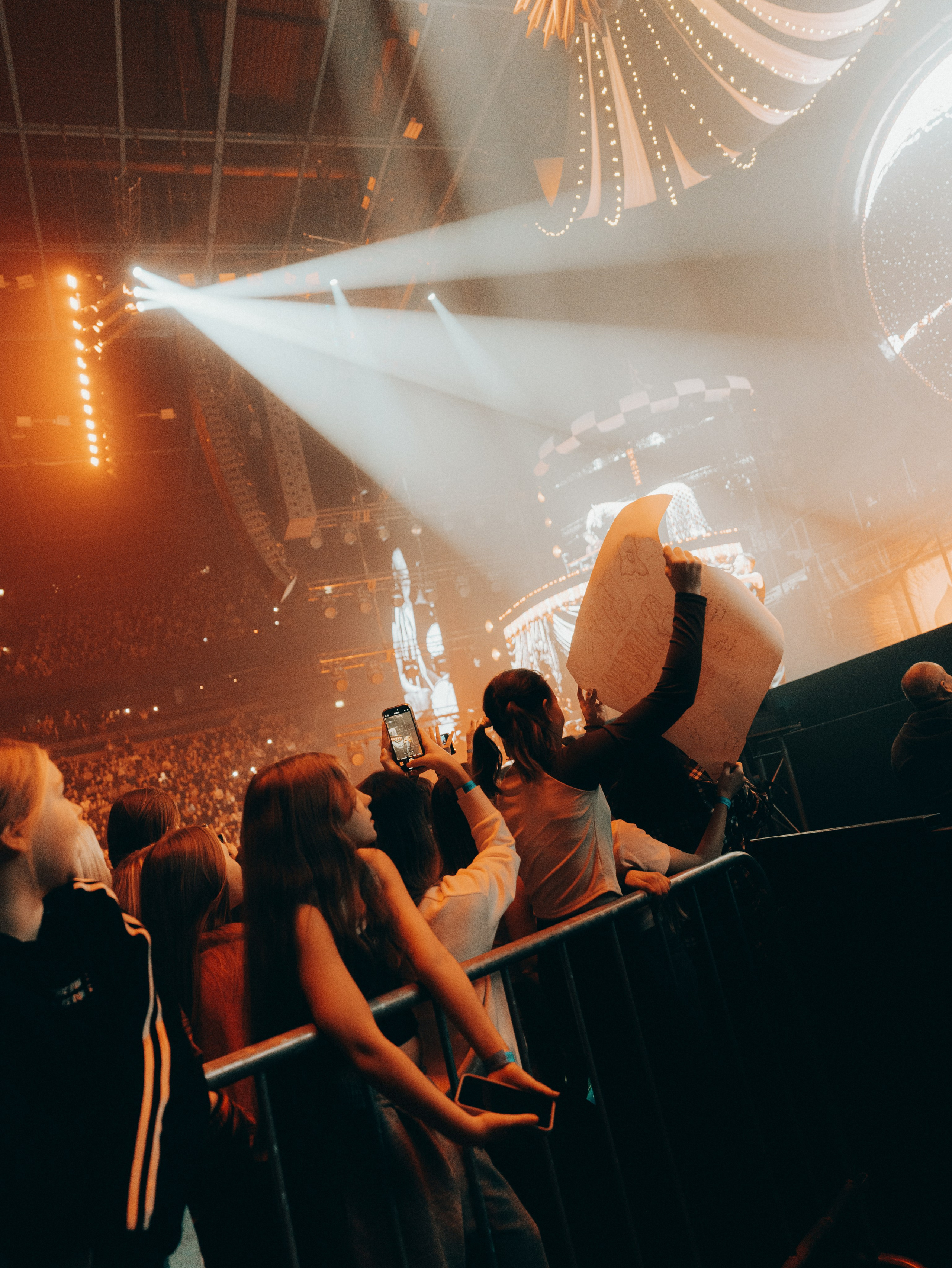 Ваня Дмитриенко. Фотограф Ксения Калюжная