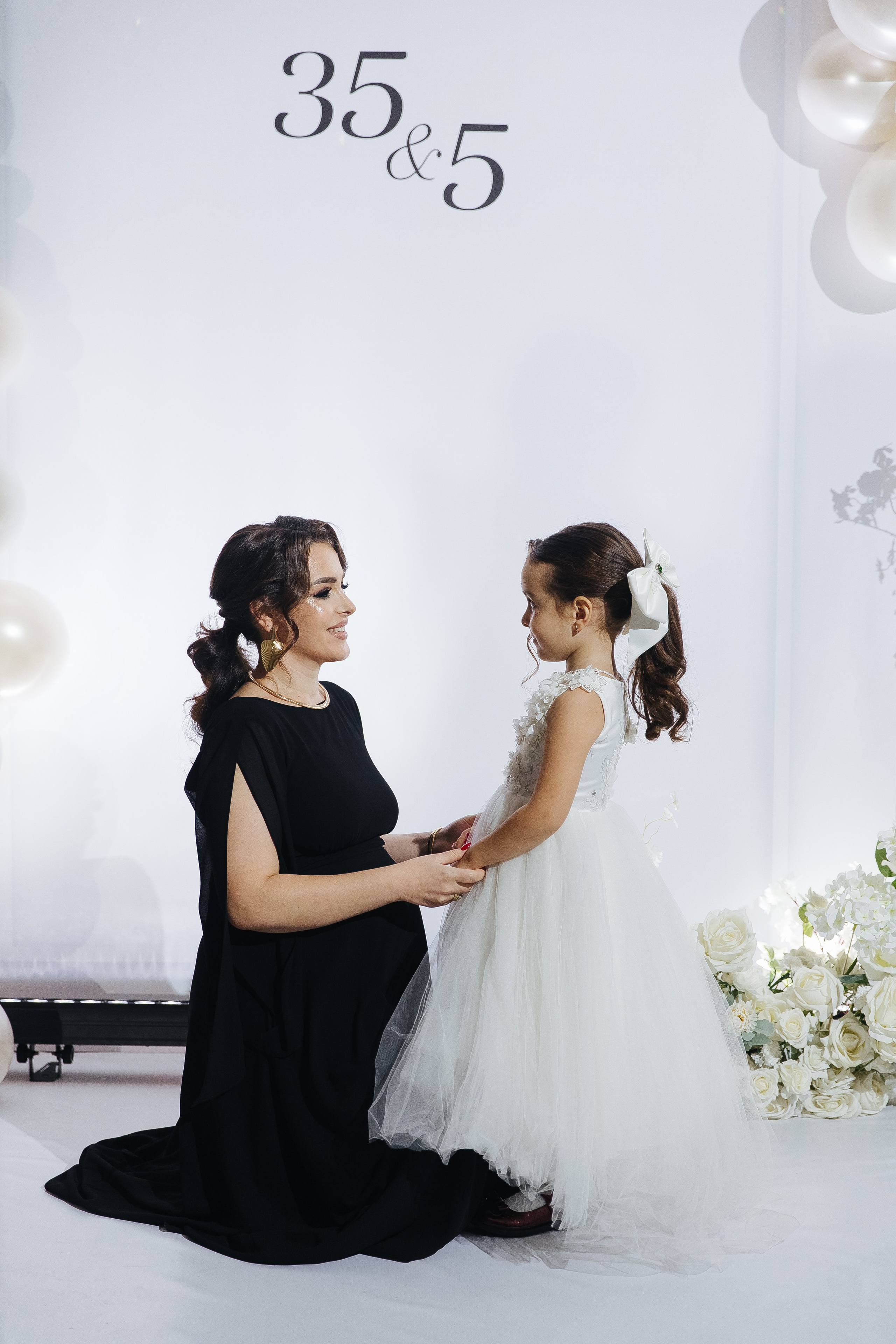 Ани и Назели. 35&5 День рождения, «Янтарь». Фотограф в Красноярске Надежда Воскресенская