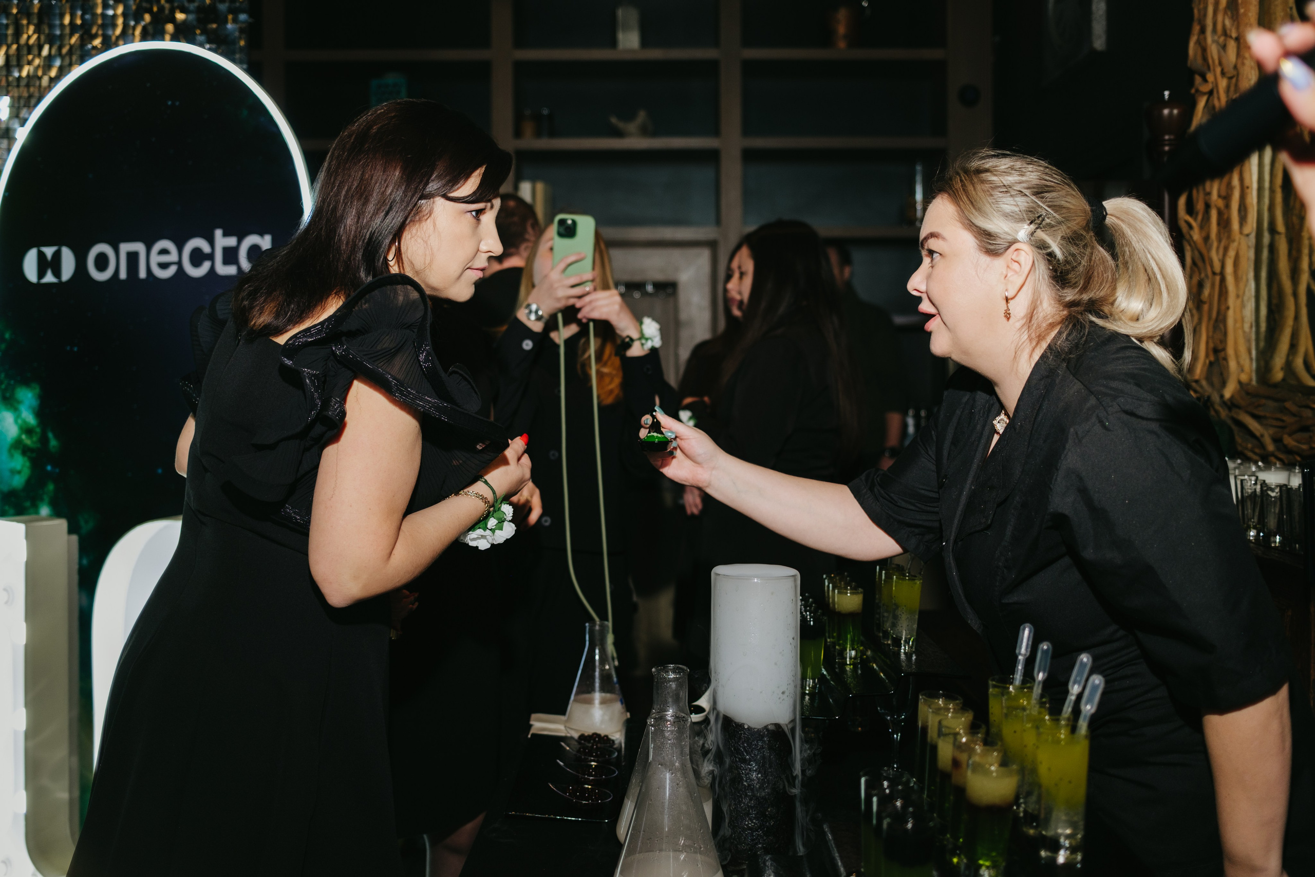 Корпоратив в Сириусу (Адлер) 10 лет компании. Свадебный фотограф Денис Ожигин в Краснодаре и крае. Эмоциональная и стильная съемка вашего дня