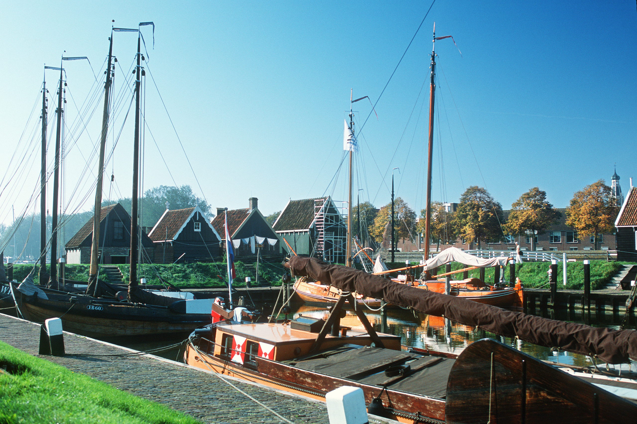 Энкхёйзен. Фотограф Антон Денисенко: Портрет, Документалистика, Пейзаж. Москва