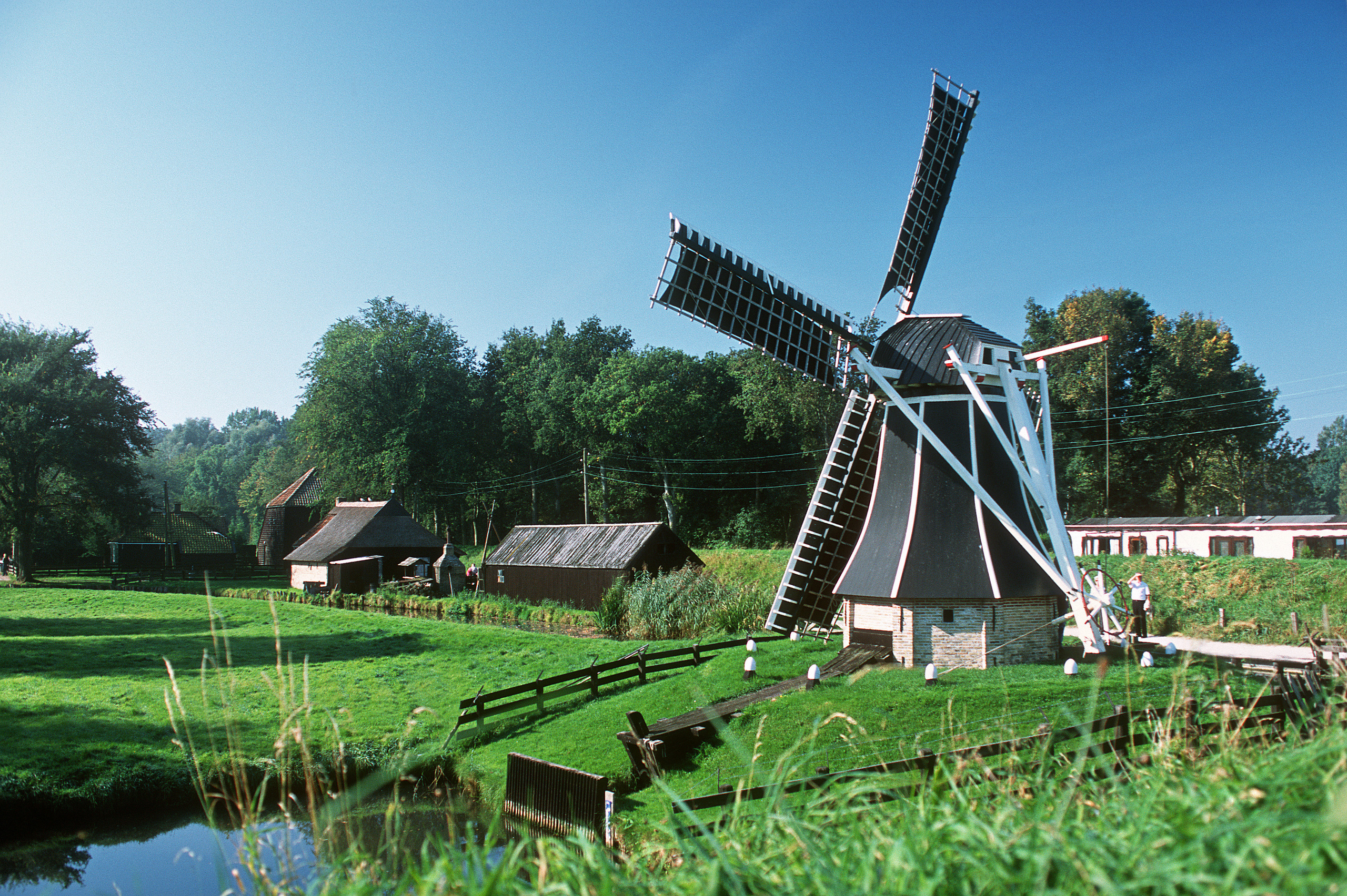 Энкхёйзен. Фотограф Антон Денисенко: Портрет, Документалистика, Пейзаж. Москва