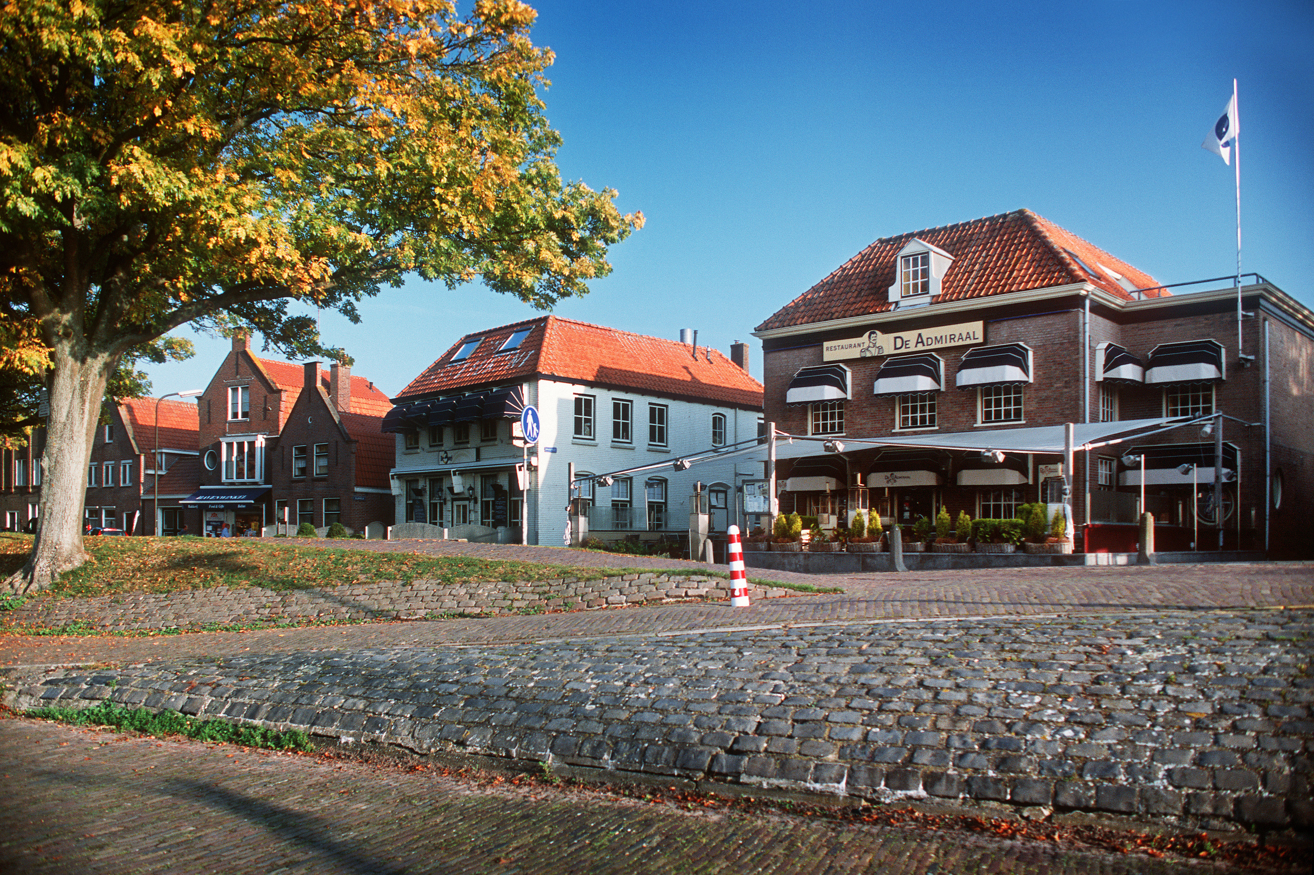 Энкхёйзен. Фотограф Антон Денисенко: Портрет, Документалистика, Пейзаж. Москва