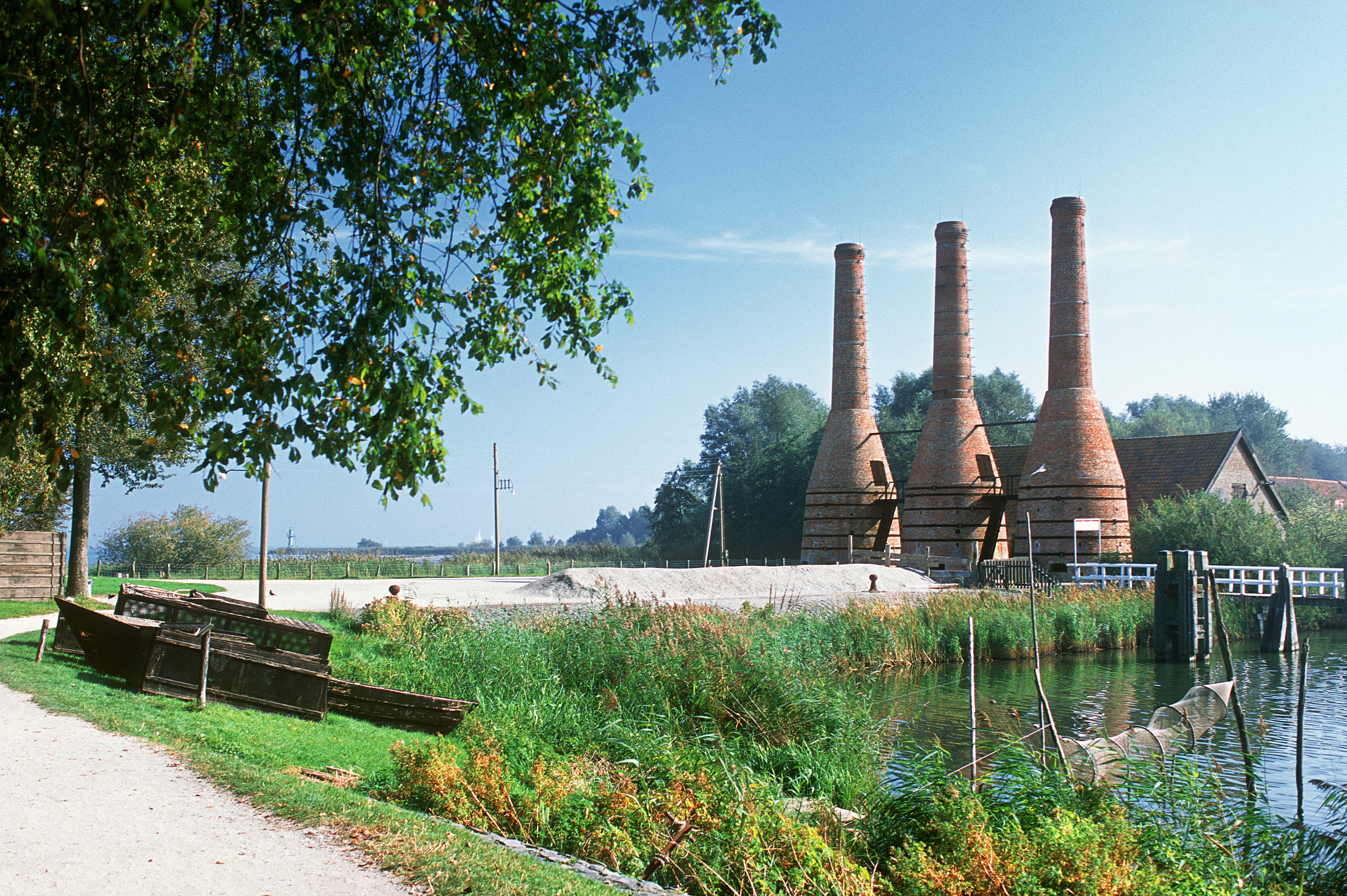 Энкхёйзен. Фотограф Антон Денисенко: Портрет, Документалистика, Пейзаж. Москва