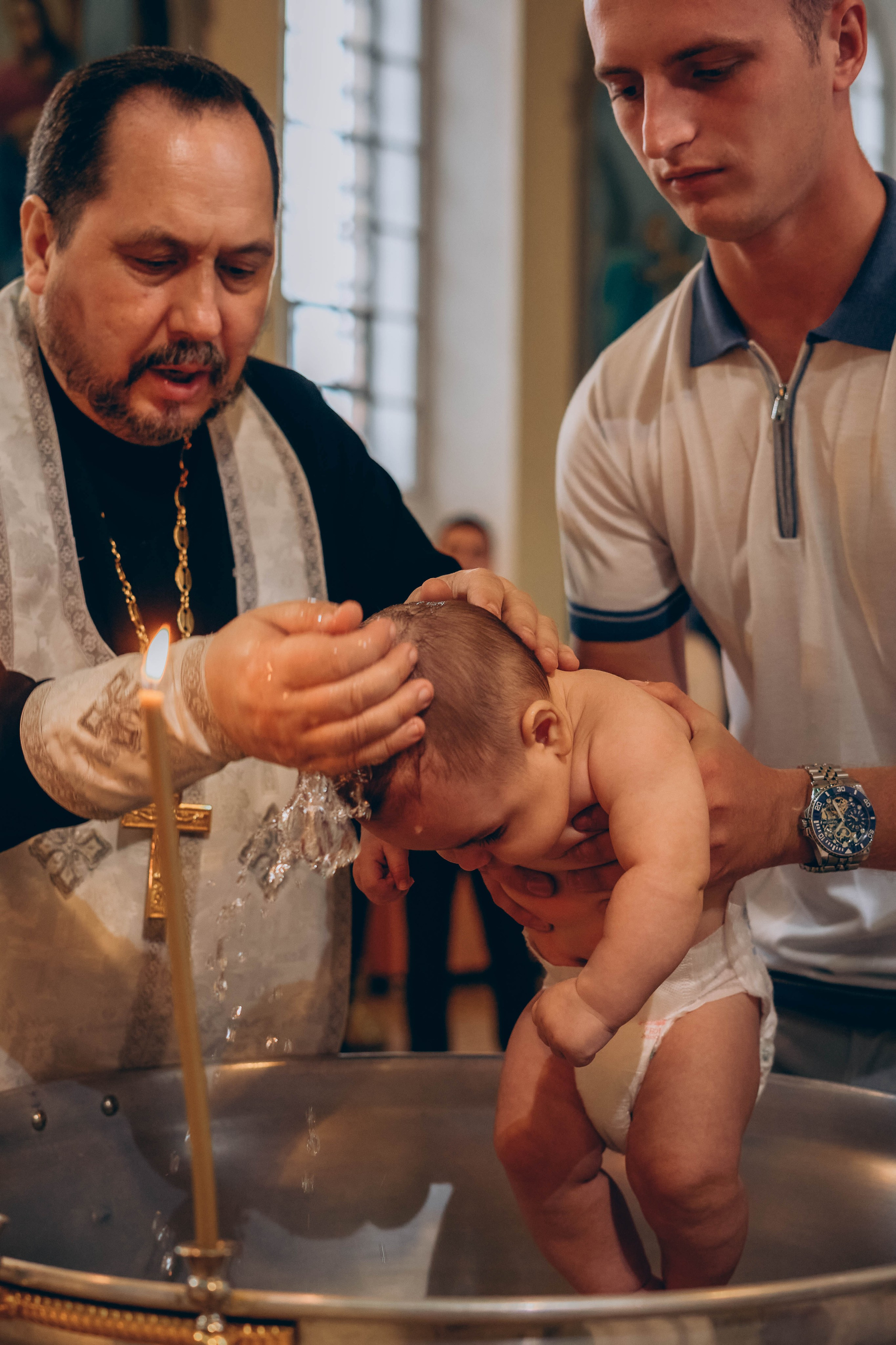 Таинство крещения Мирона