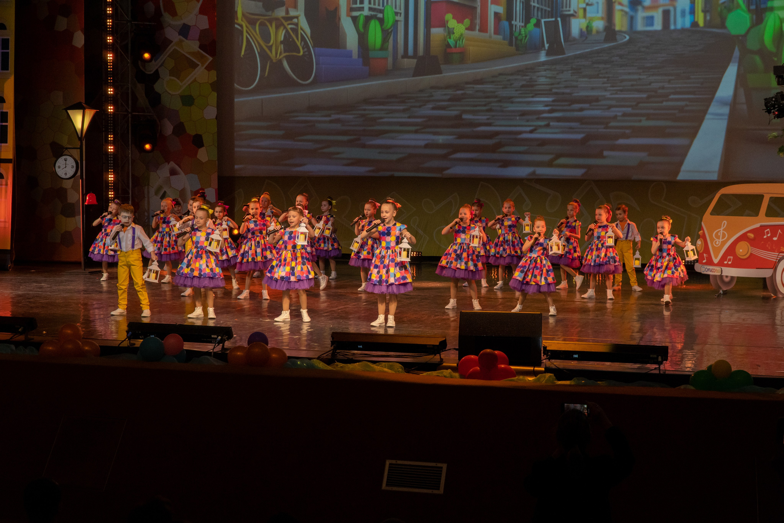 Съёмка концерта для Домисольки, большой концертный зал Космос. «Студия DRONAVT`s» — видеосъёмка и фотография г. Москва