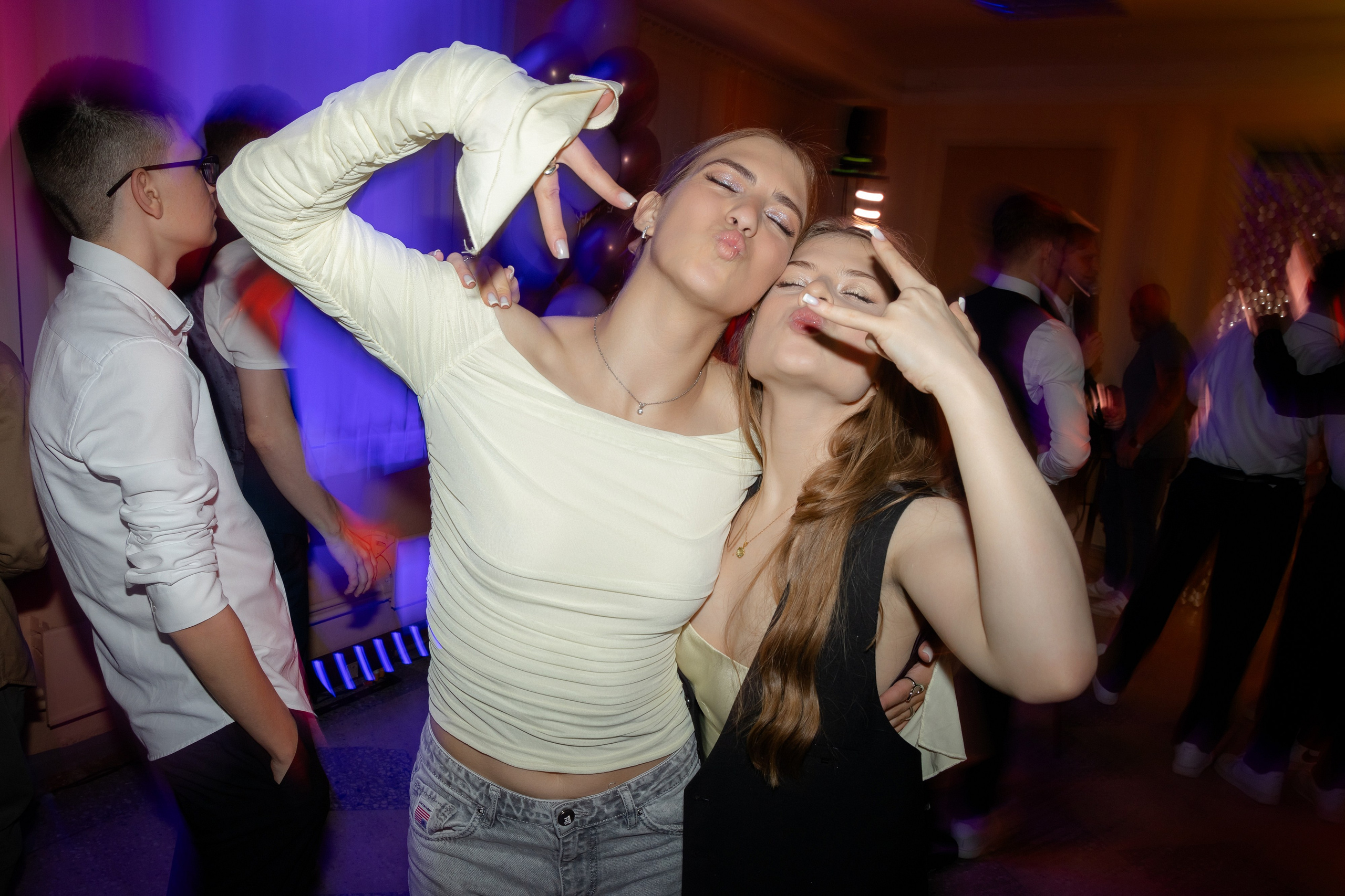 Школьный выпускной 2024 год в Соколе (Минск). Свадебный фотограф в Минске/Беларуси Сергей Спиридонов