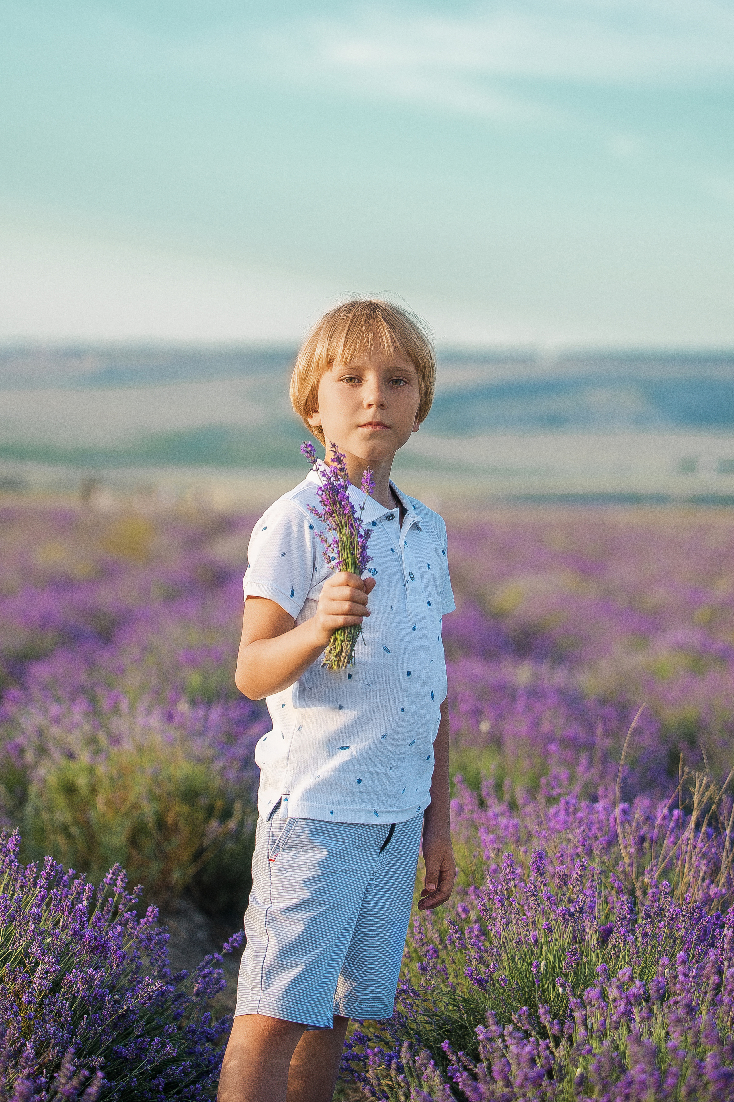 Лавандовое поле на Северной в Севастополе (Учкуевка). Фотограф в Севастополе Погребняк Александра. Уточнить, зарезервировать дату для фотосъемки +79788481042