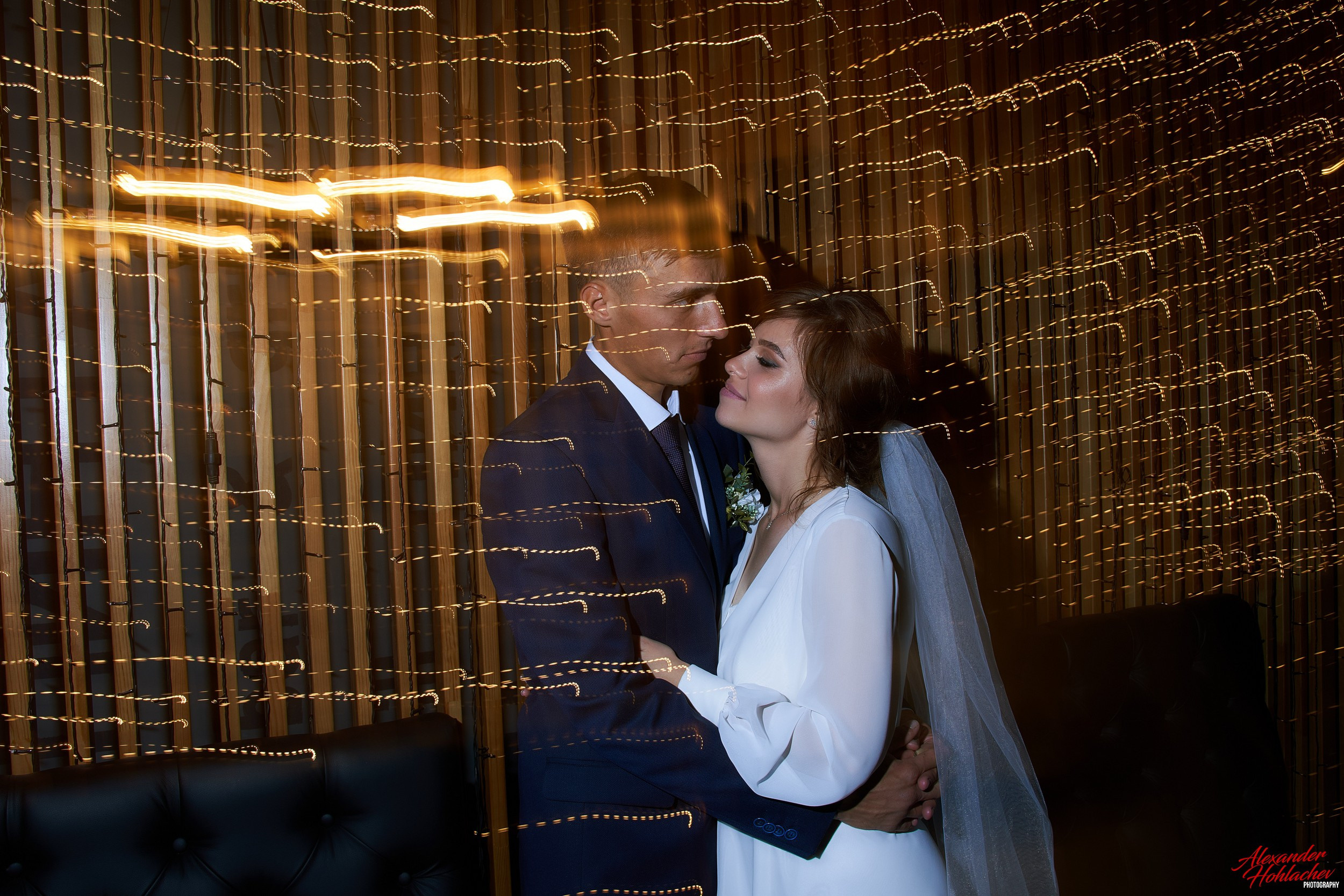 Свадебная прогулка в Уральске. Фотограф в Уральске Александр Хохлачёв | HOHLACHEV.COM