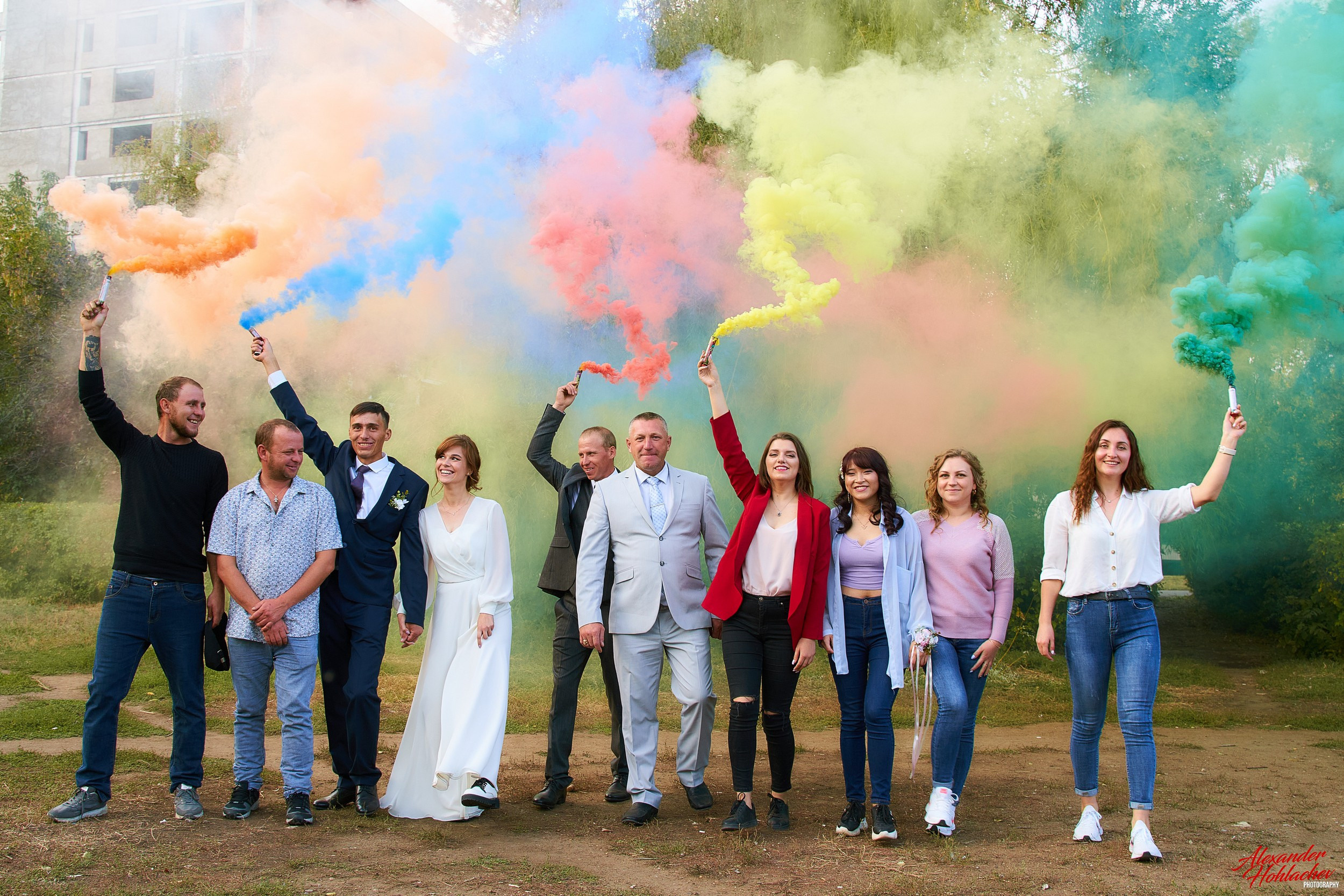 Свадебная прогулка в Уральске. Фотограф в Уральске Александр Хохлачёв | HOHLACHEV.COM