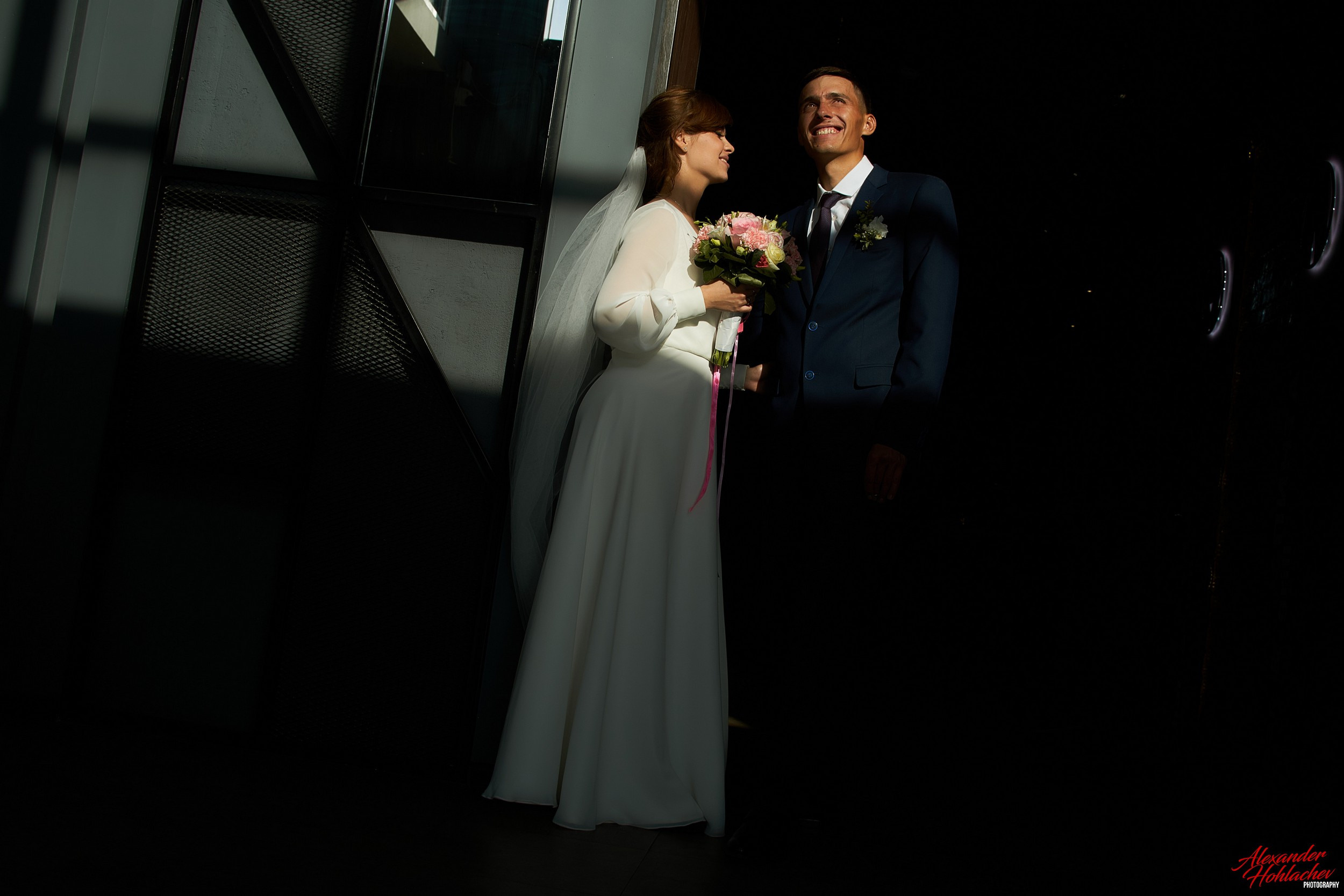 Свадебная прогулка в Уральске. Фотограф в Уральске Александр Хохлачёв | HOHLACHEV.COM