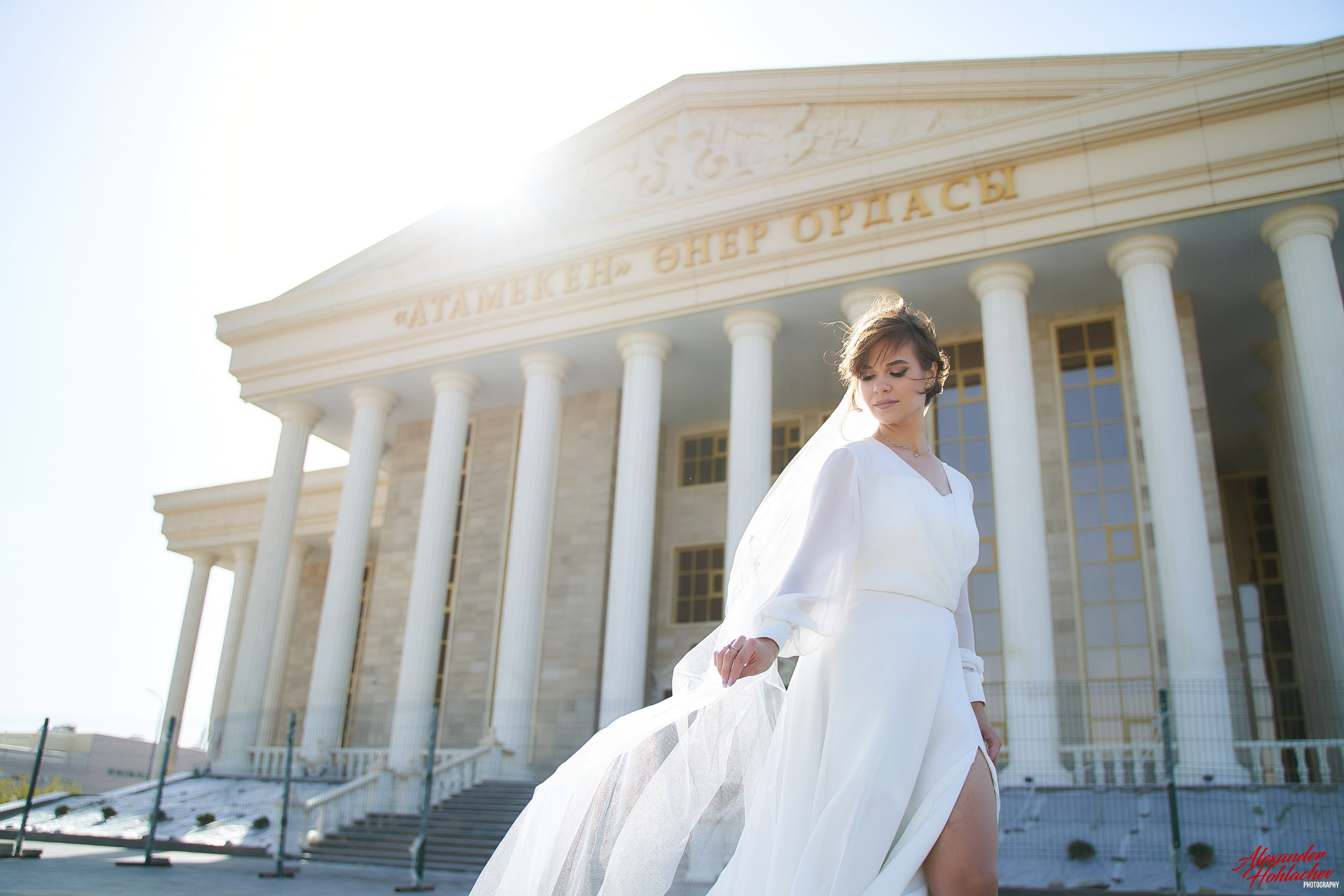 Свадебная прогулка в Уральске. Фотограф в Уральске Александр Хохлачёв | HOHLACHEV.COM