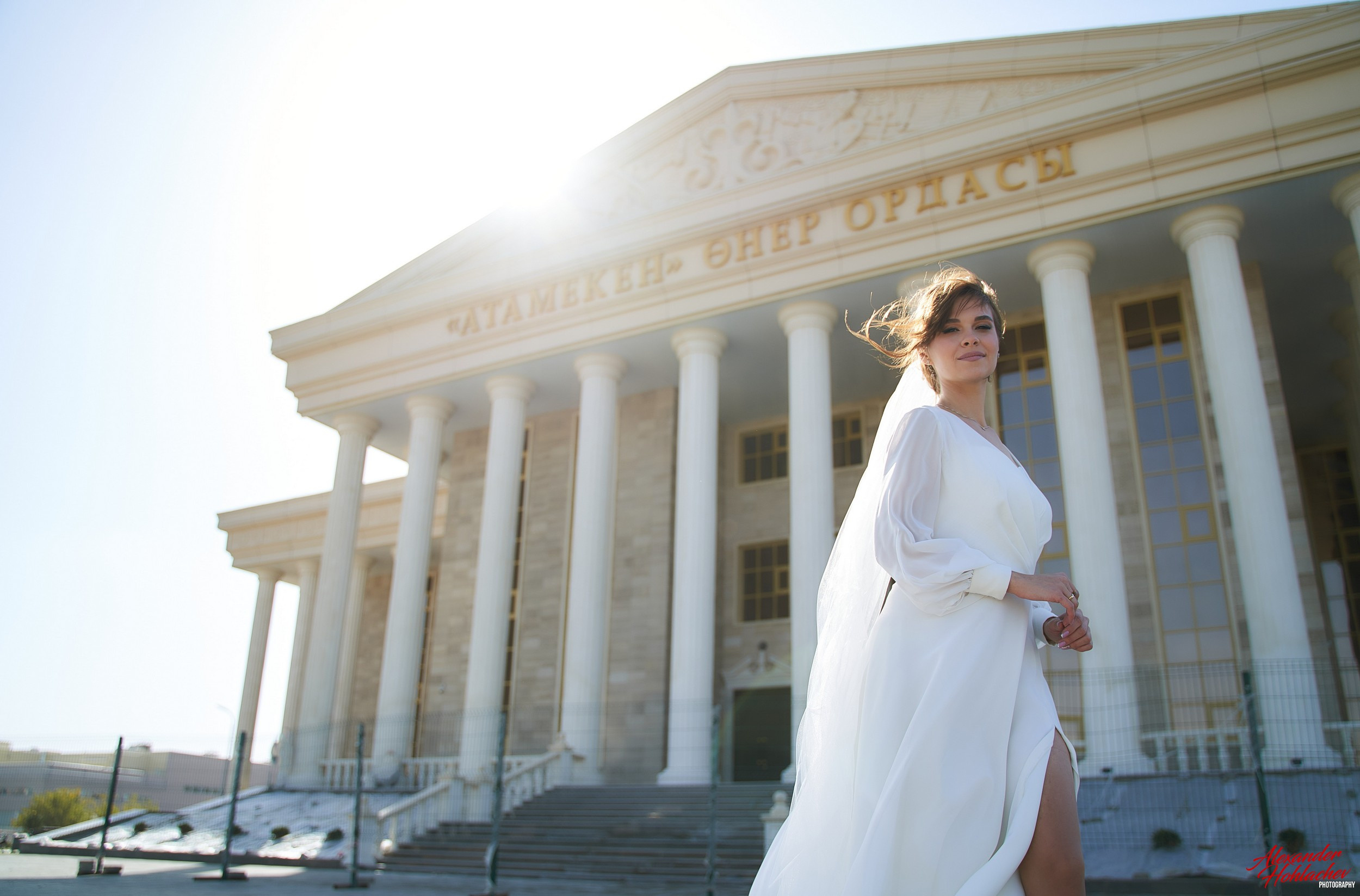 Свадебная прогулка в Уральске. Фотограф в Уральске Александр Хохлачёв | HOHLACHEV.COM
