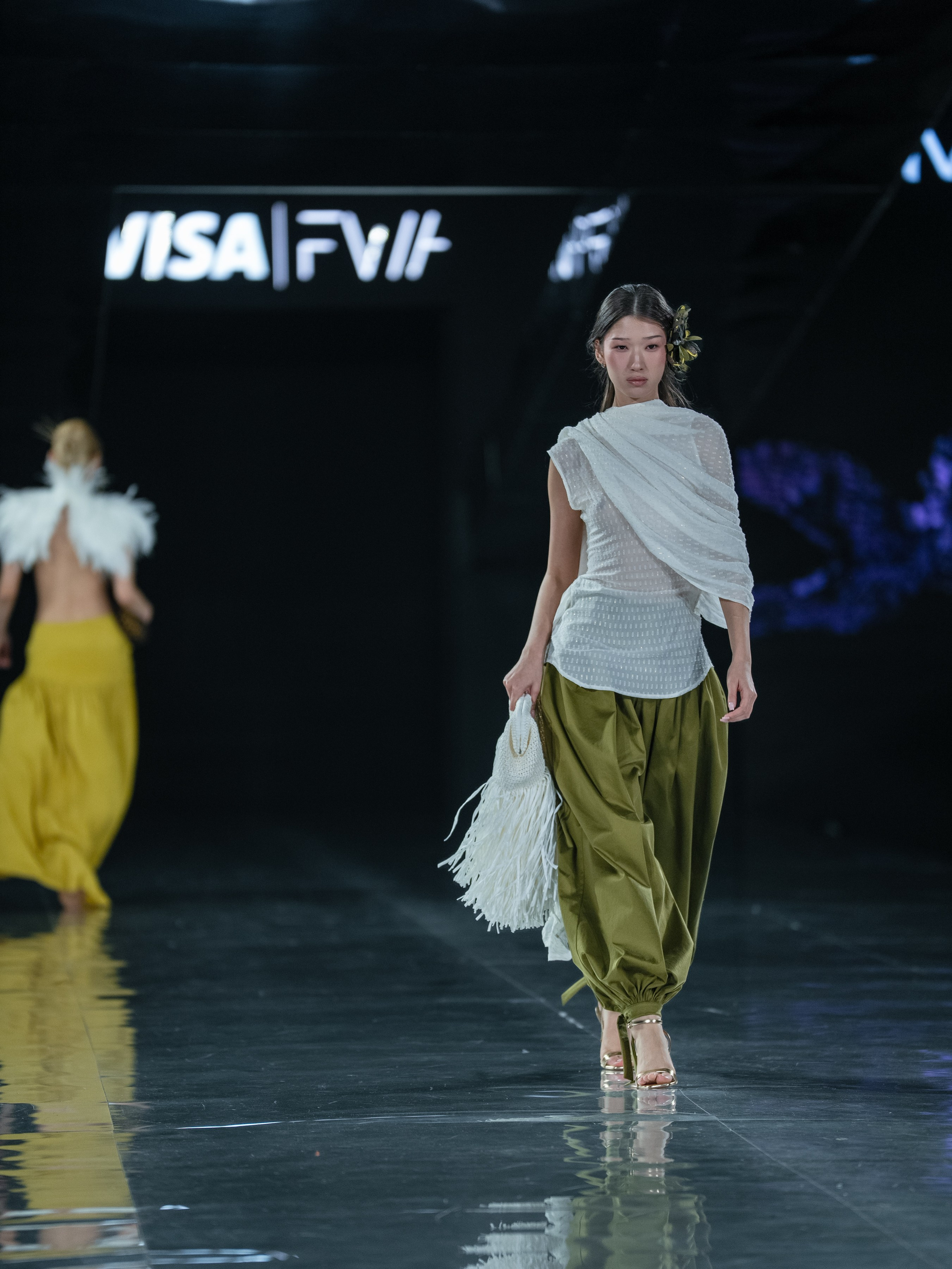 Visa Fashion Week Pre-Fall Mariko. Сайт Алматинского НЮ АРТ, будуар и фэшн фотографа Дениса Карпенко