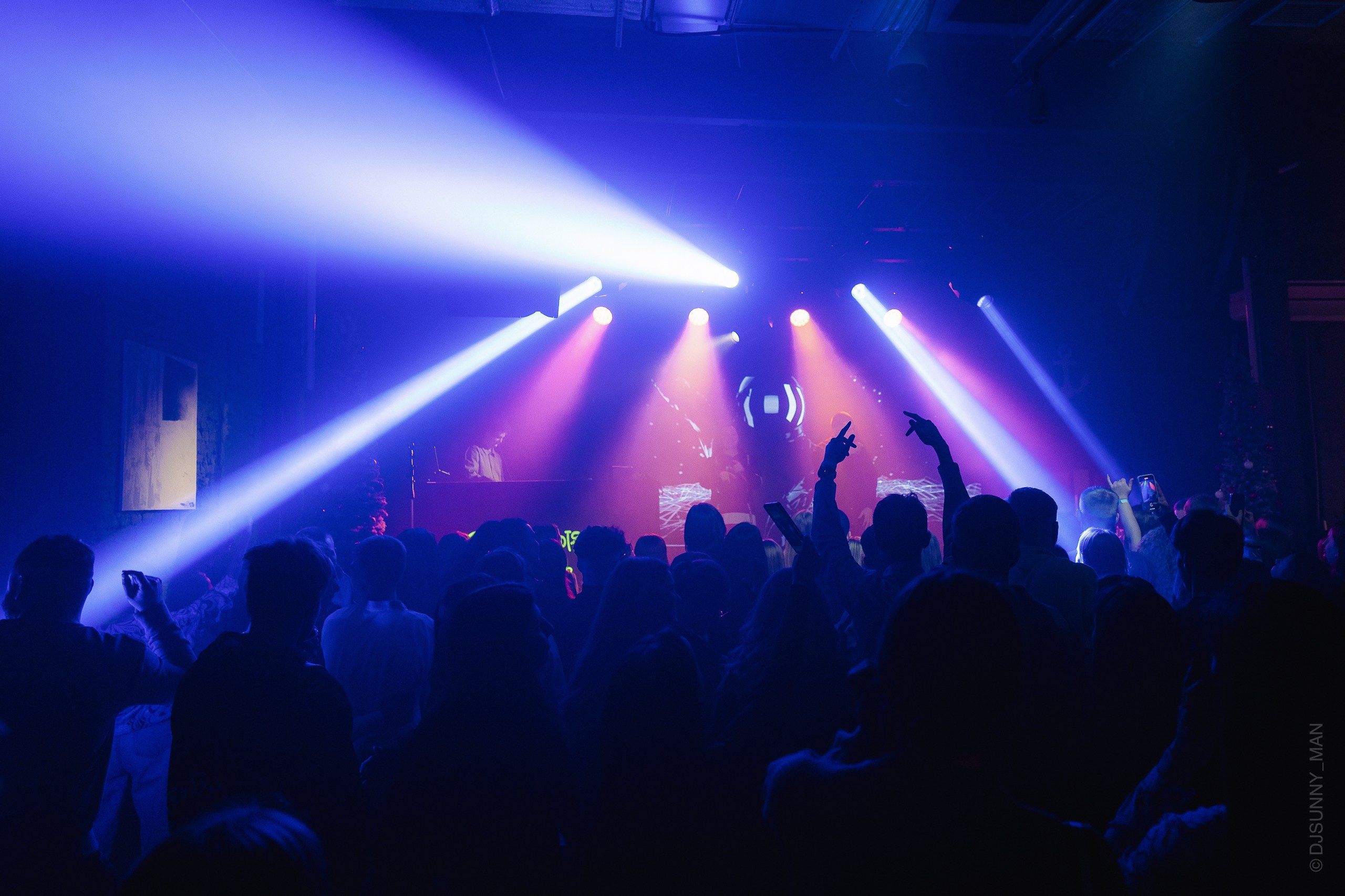 By Индия. Sunnyman