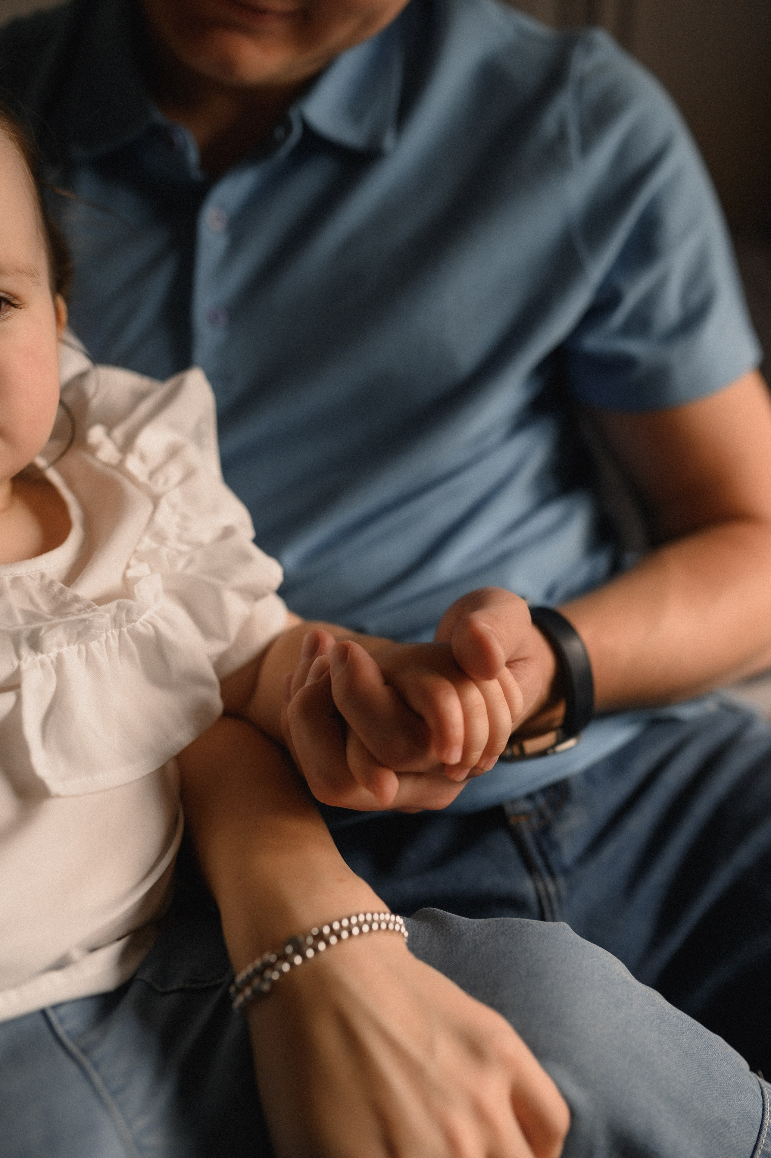 Саша, Таня, Мира и бабушка дома. Семейный и свадебный lifestyle-фотограф в Москве Мария Петрова