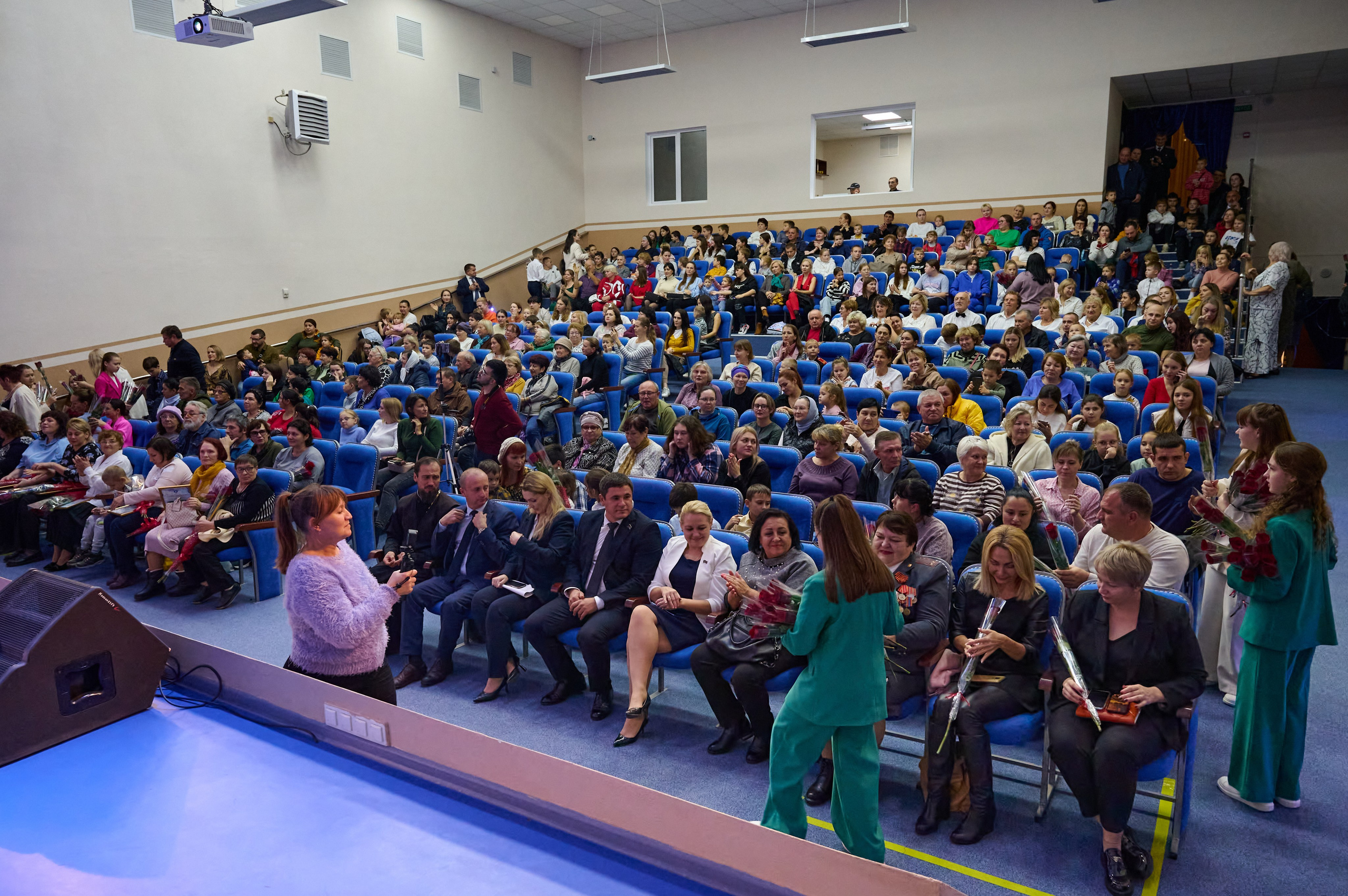 День матери. Марьина роща. Жизнь курорта Кабардинка в фотографиях