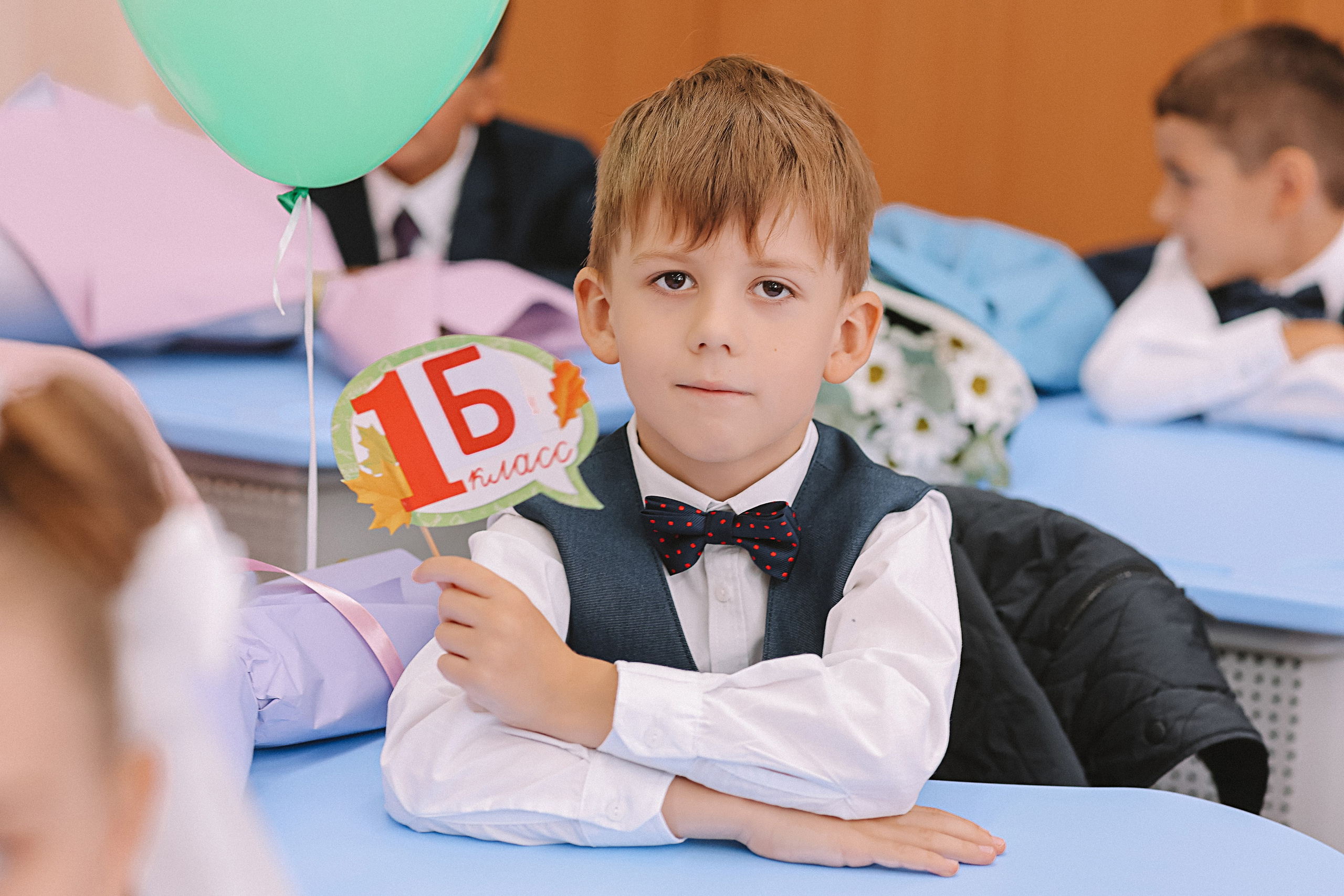 1 сентября линейка+кл час+портреты. Семейный фотограф Тюмень, фотограф на роды Салмина Мария