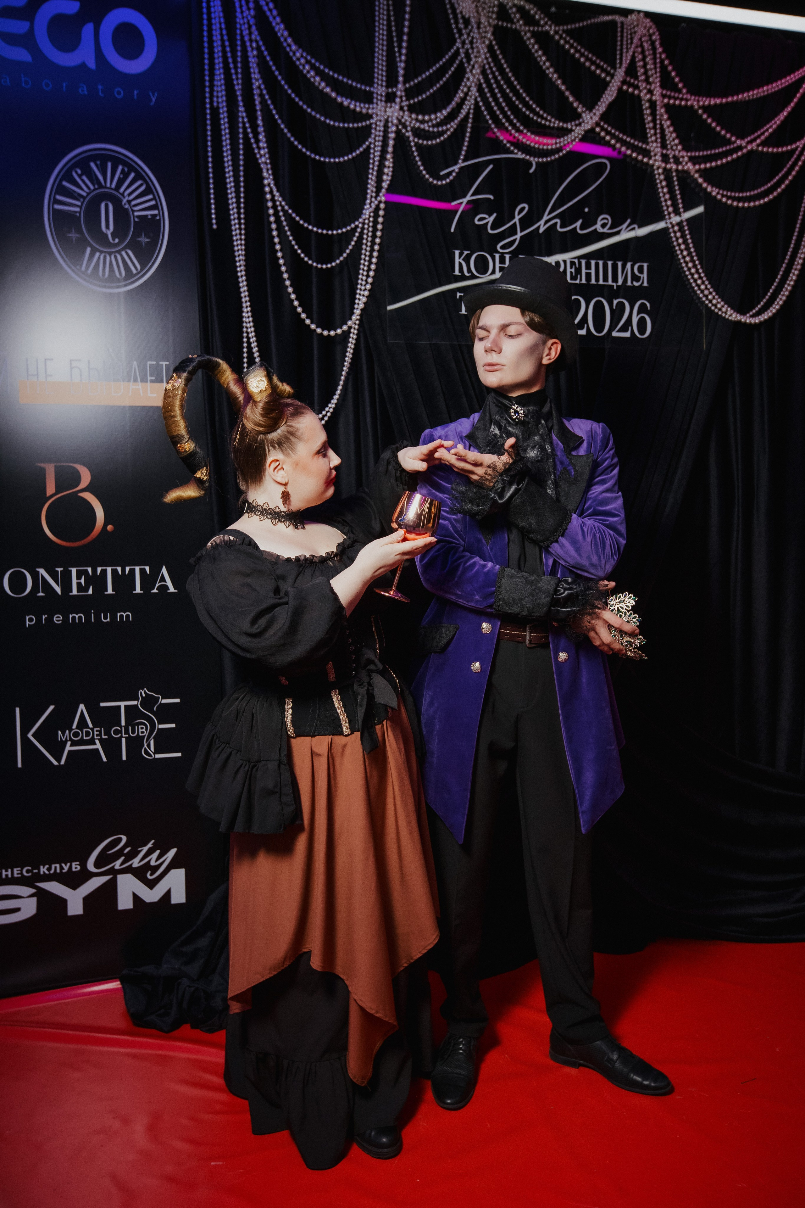 ФЭШН КОНФА. СВОИ. ФОТООТЧЕТЫ-СОБЫТИЯ-МЕСТА