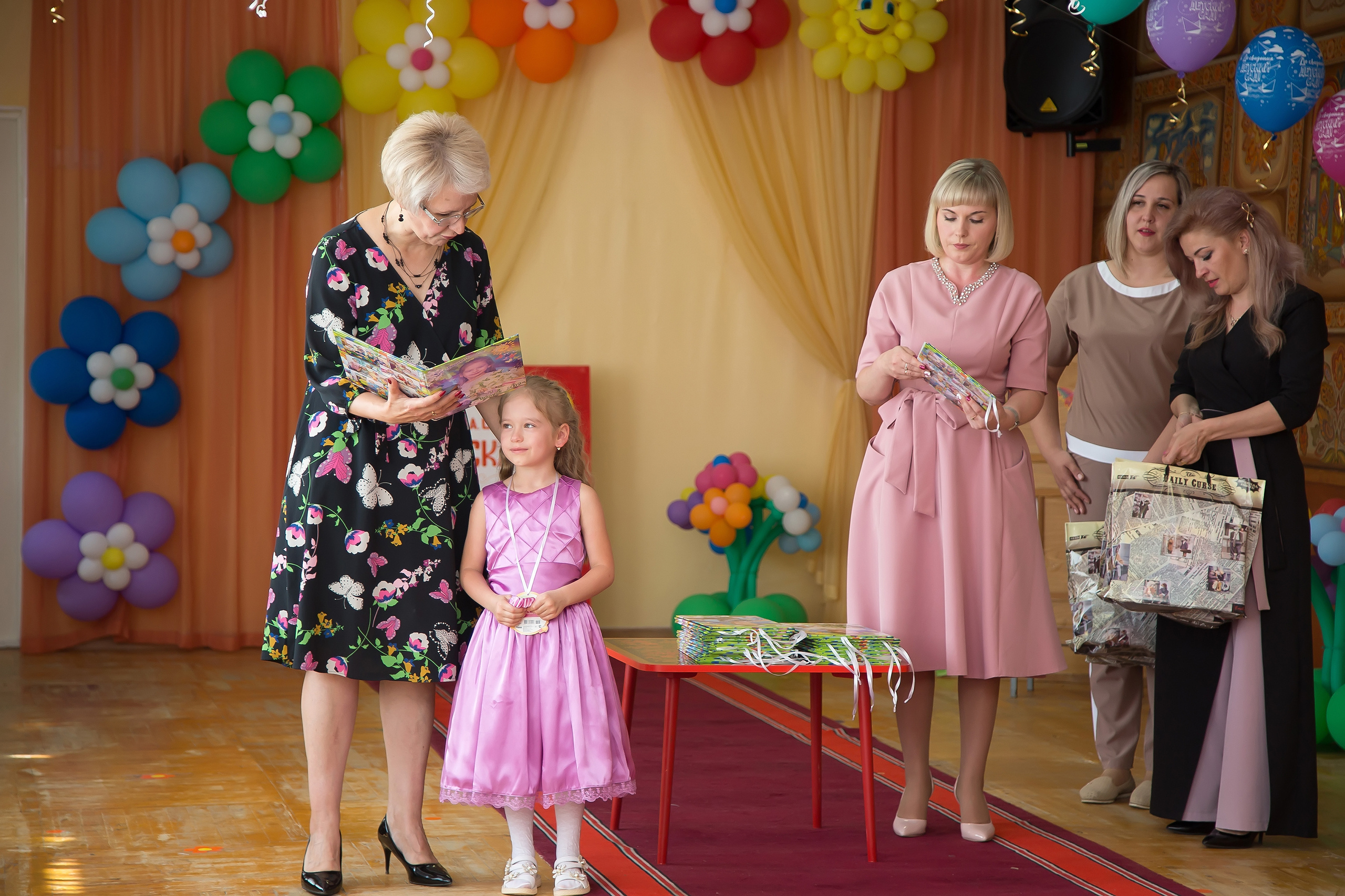 © Фотостудия "Олеся". Все права защищены. "Любое использование или копирование материалов или элементов дизайна сайта допускается только с разрешения правообладателя и со ссылкой на источник".