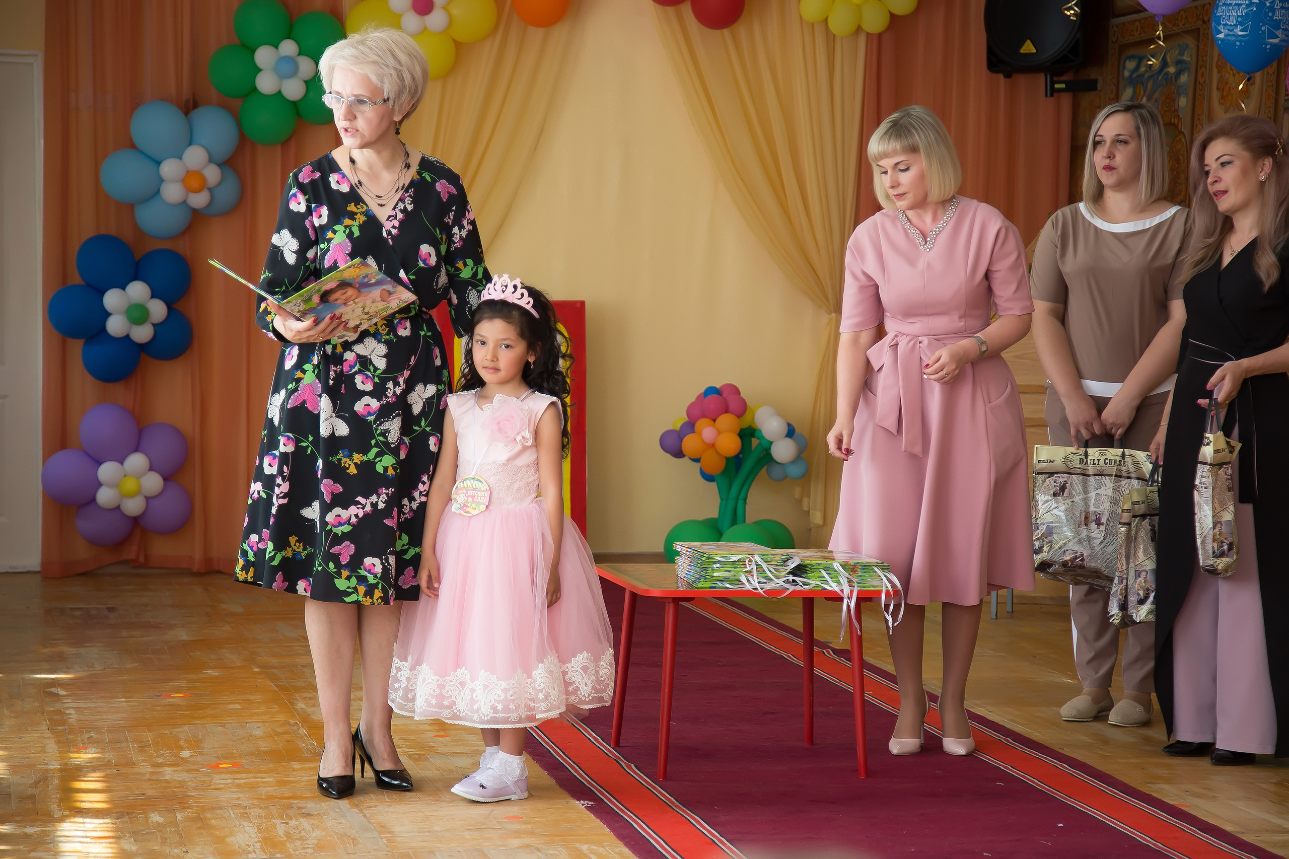 © Фотостудия "Олеся". Все права защищены. "Любое использование или копирование материалов или элементов дизайна сайта допускается только с разрешения правообладателя и со ссылкой на источник".