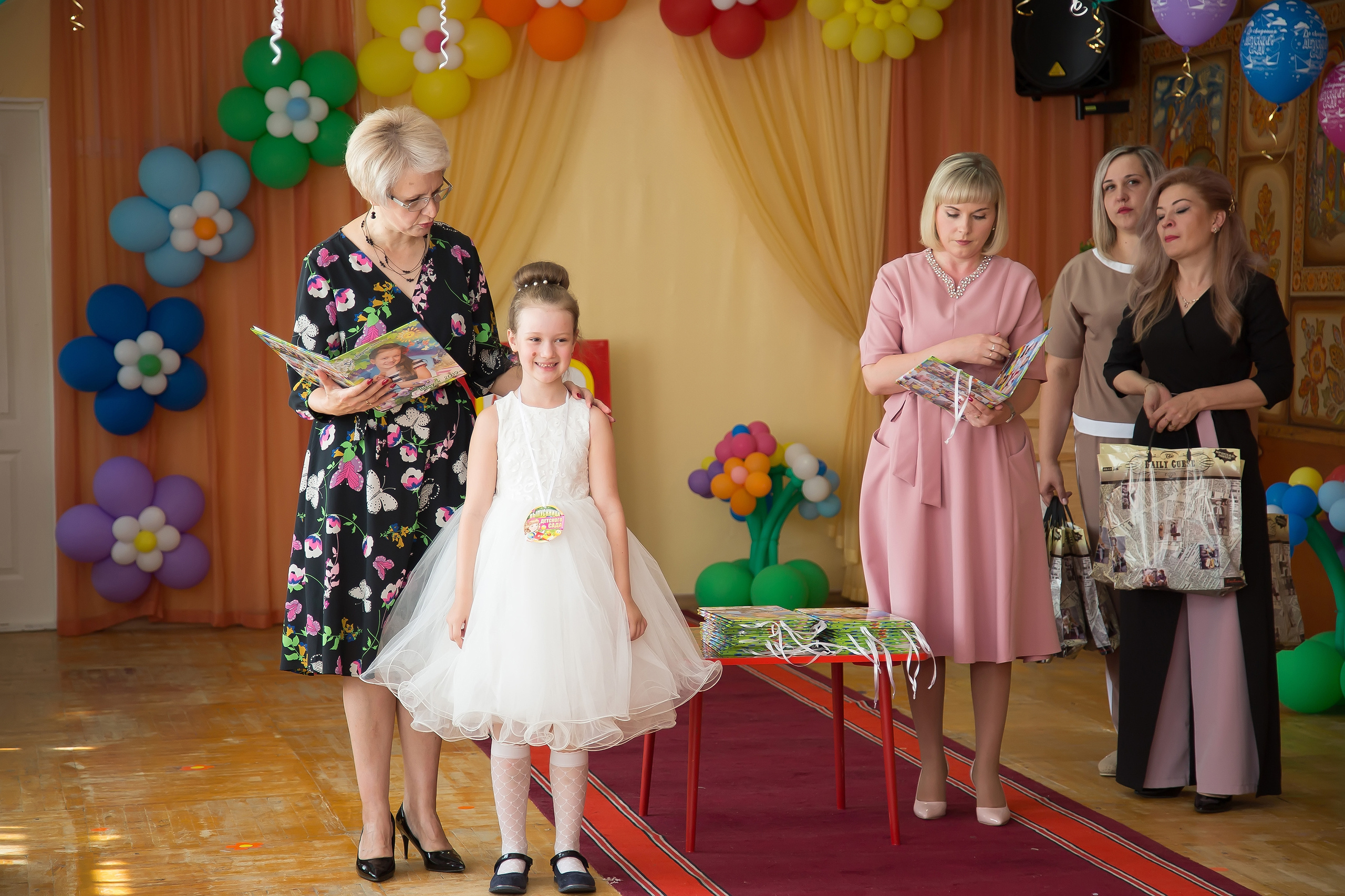 © Фотостудия "Олеся". Все права защищены. "Любое использование или копирование материалов или элементов дизайна сайта допускается только с разрешения правообладателя и со ссылкой на источник".